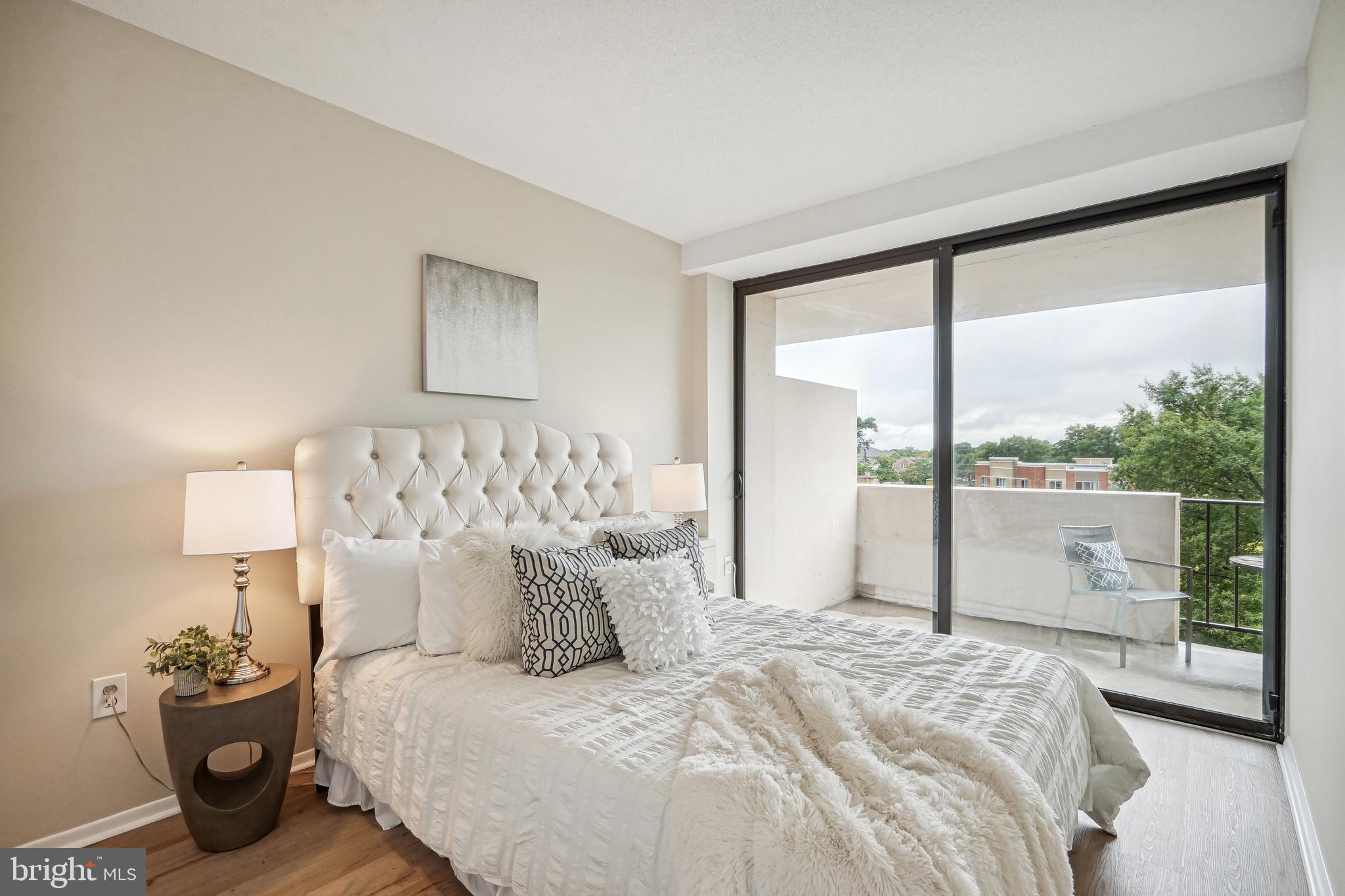 HYDE PARK - Residential