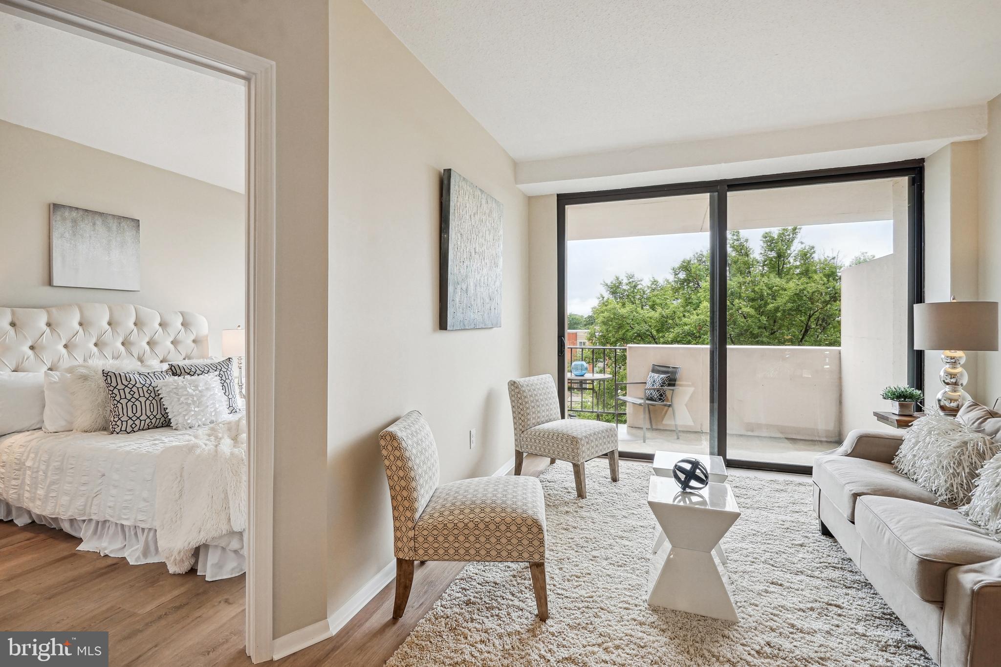 HYDE PARK - Residential