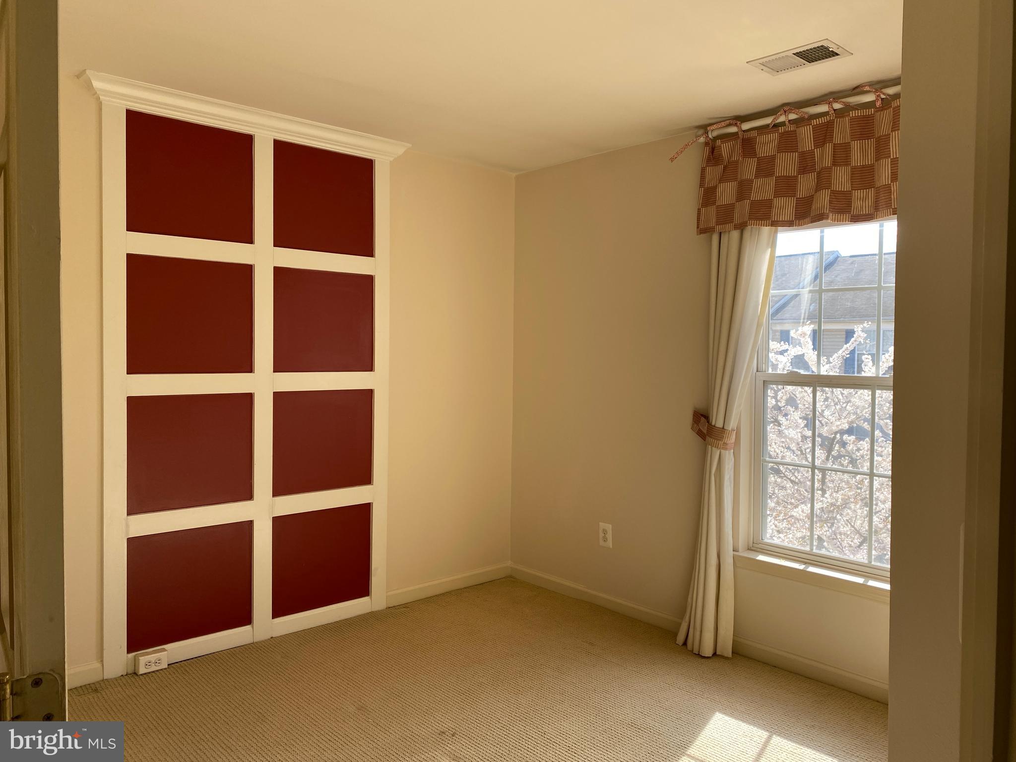 SKYVIEW PARK - Residential Lease