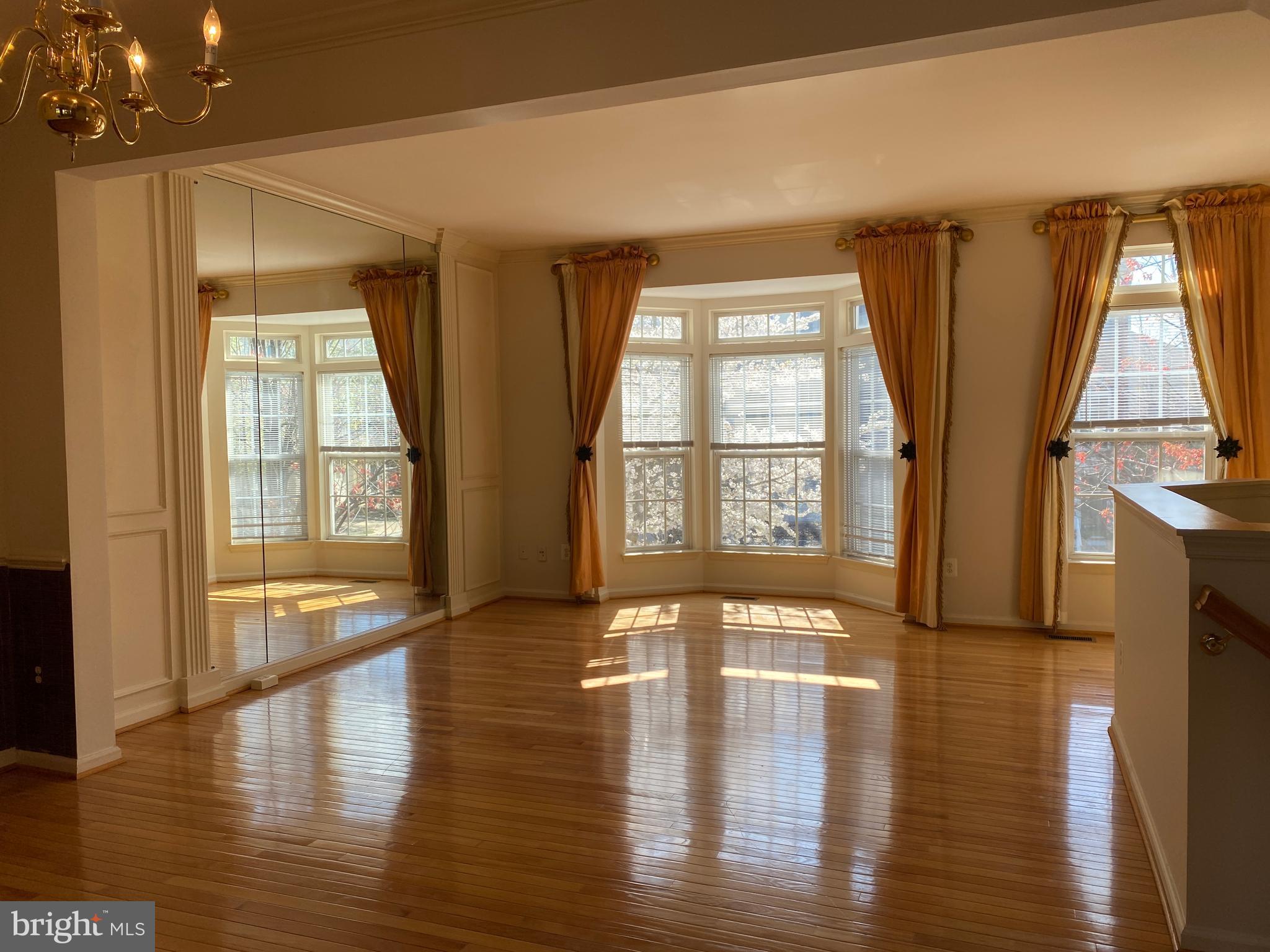 SKYVIEW PARK - Residential Lease