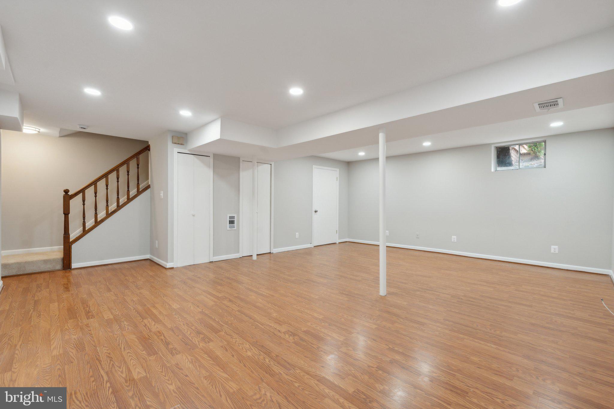 RESTON - Residential