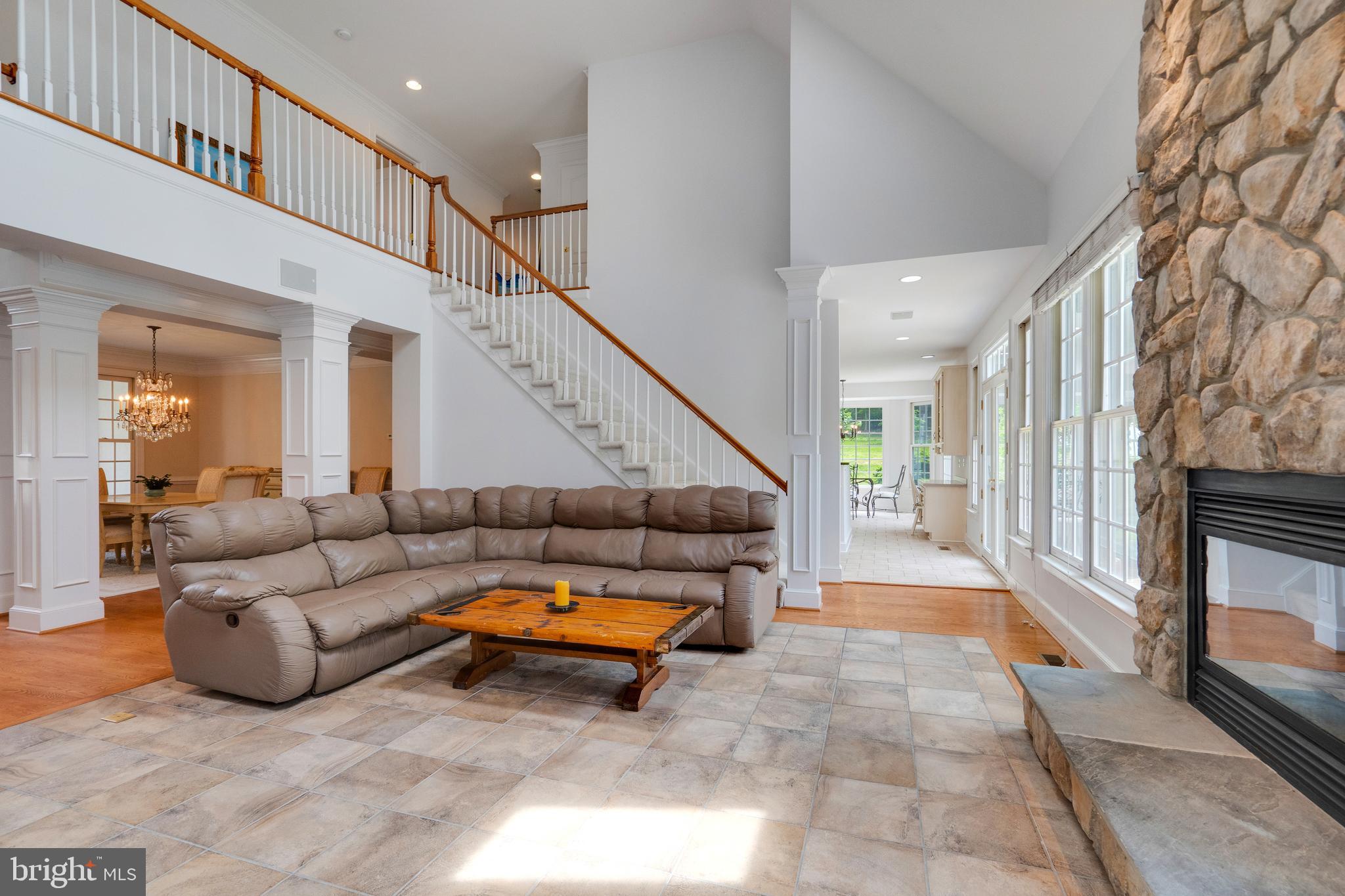 HAMPTON HILLS - Residential