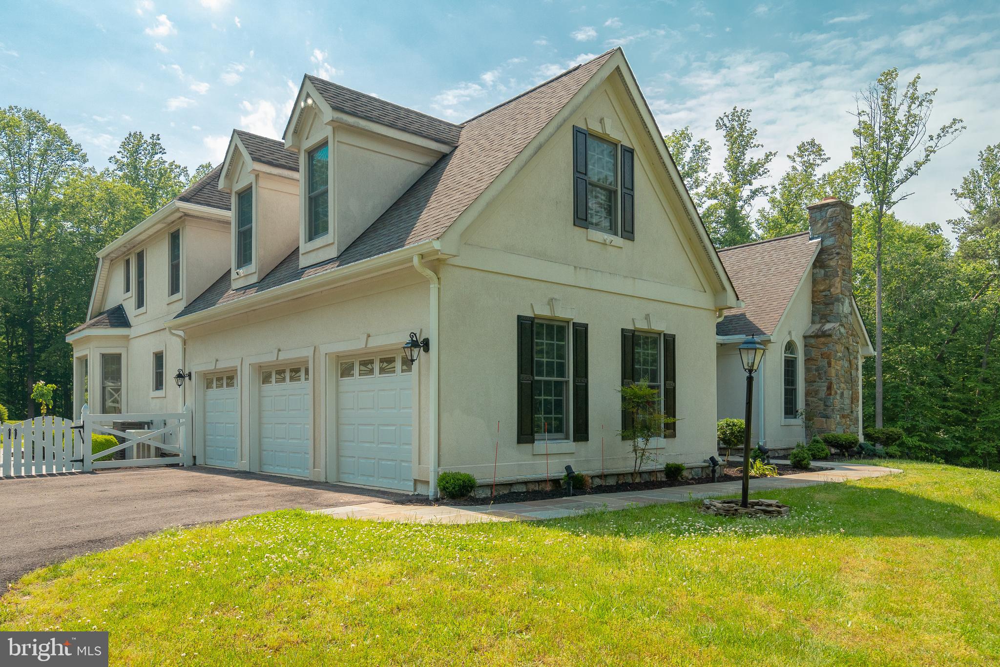 HAMPTON HILLS - Residential