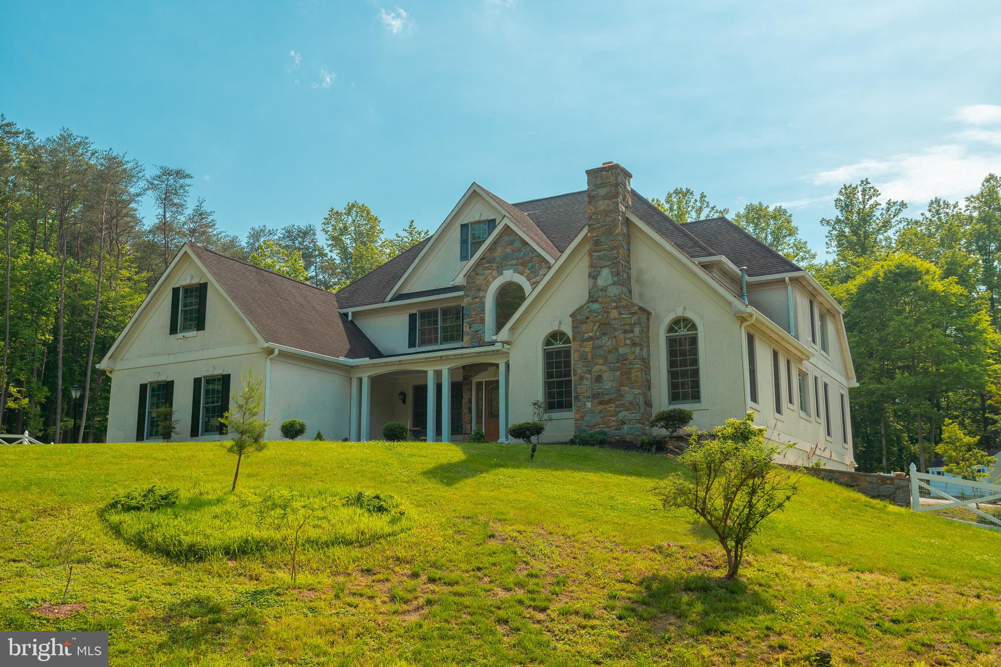 HAMPTON HILLS - Residential