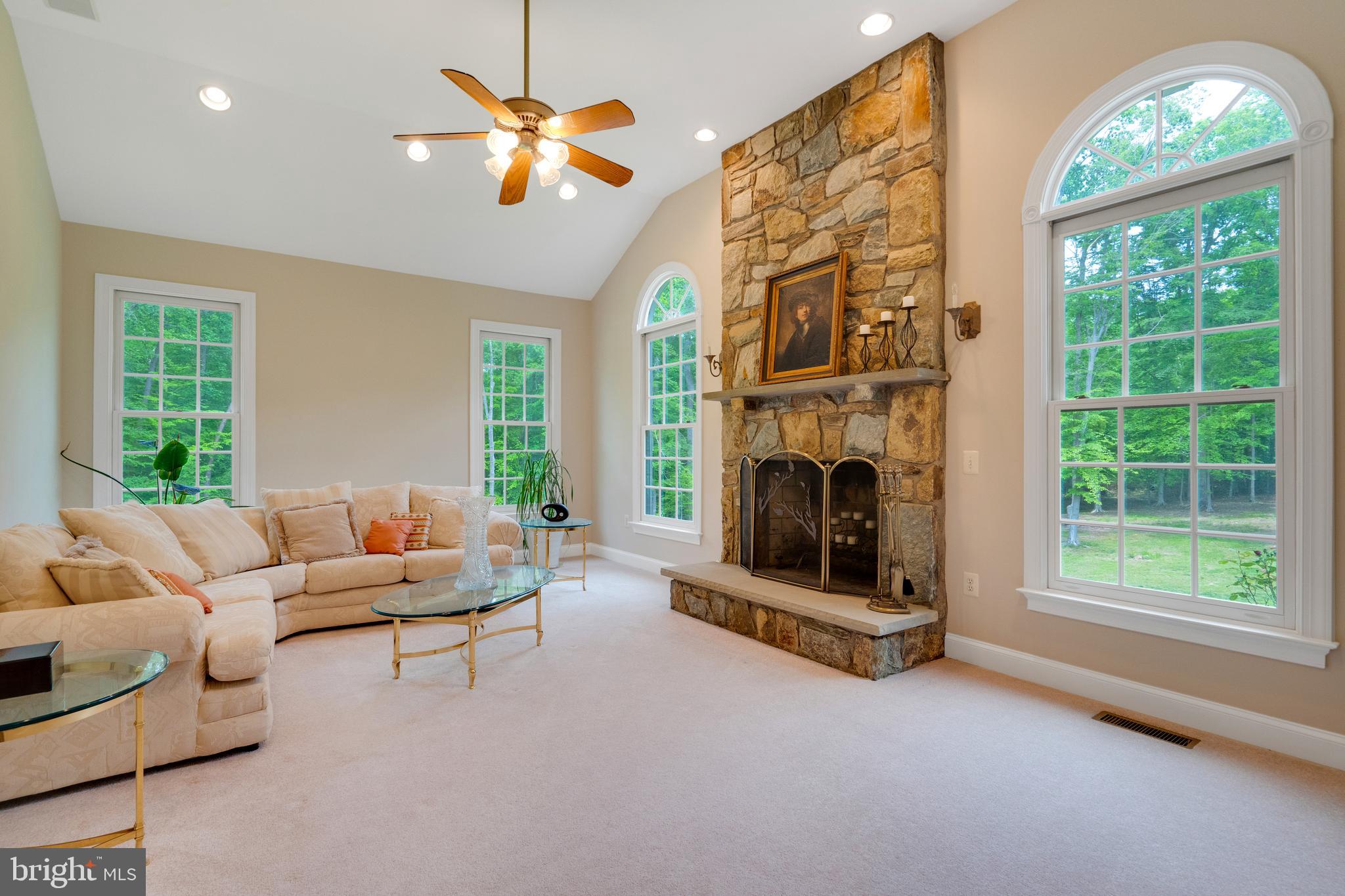 HAMPTON HILLS - Residential