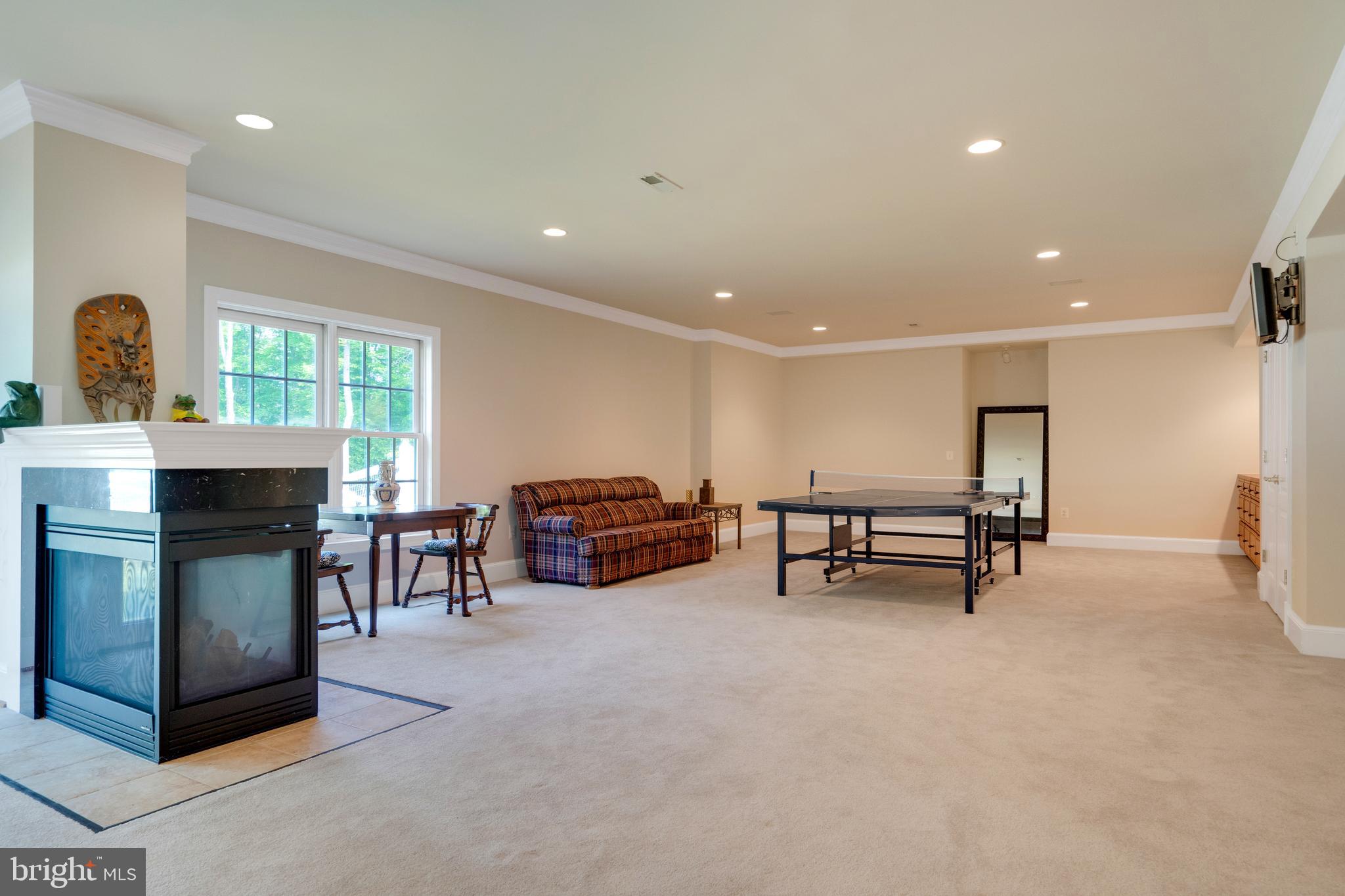 HAMPTON HILLS - Residential