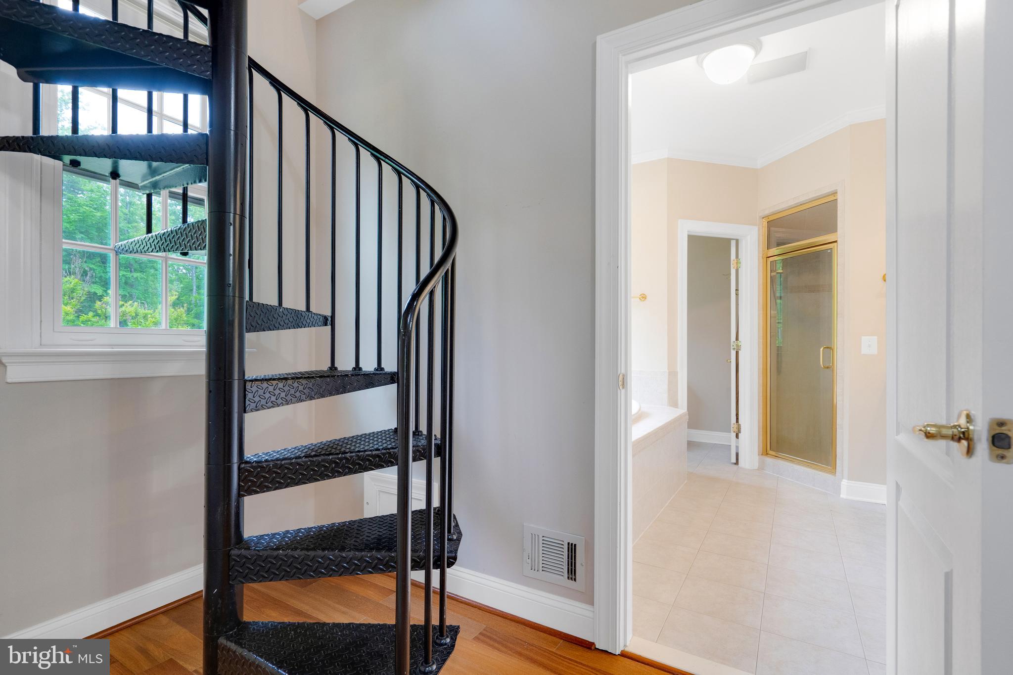 HAMPTON HILLS - Residential