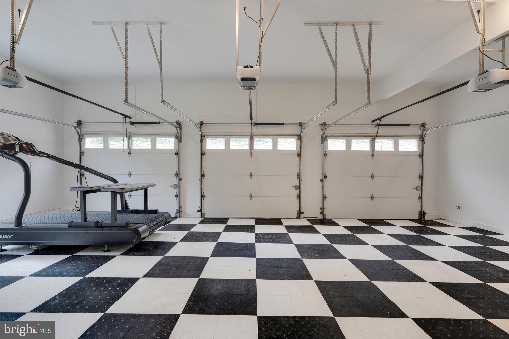 HAMPTON HILLS - Residential