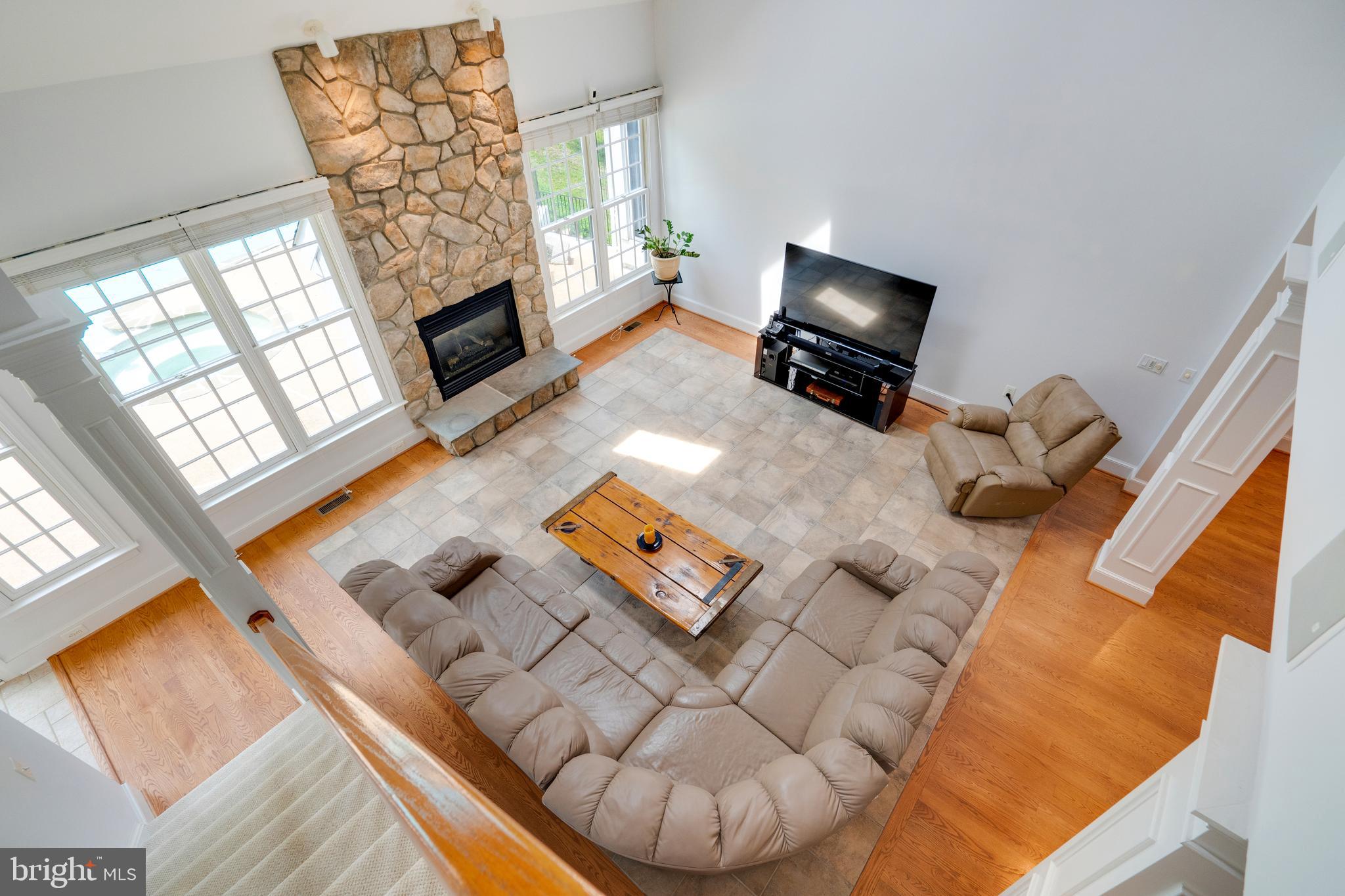 HAMPTON HILLS - Residential