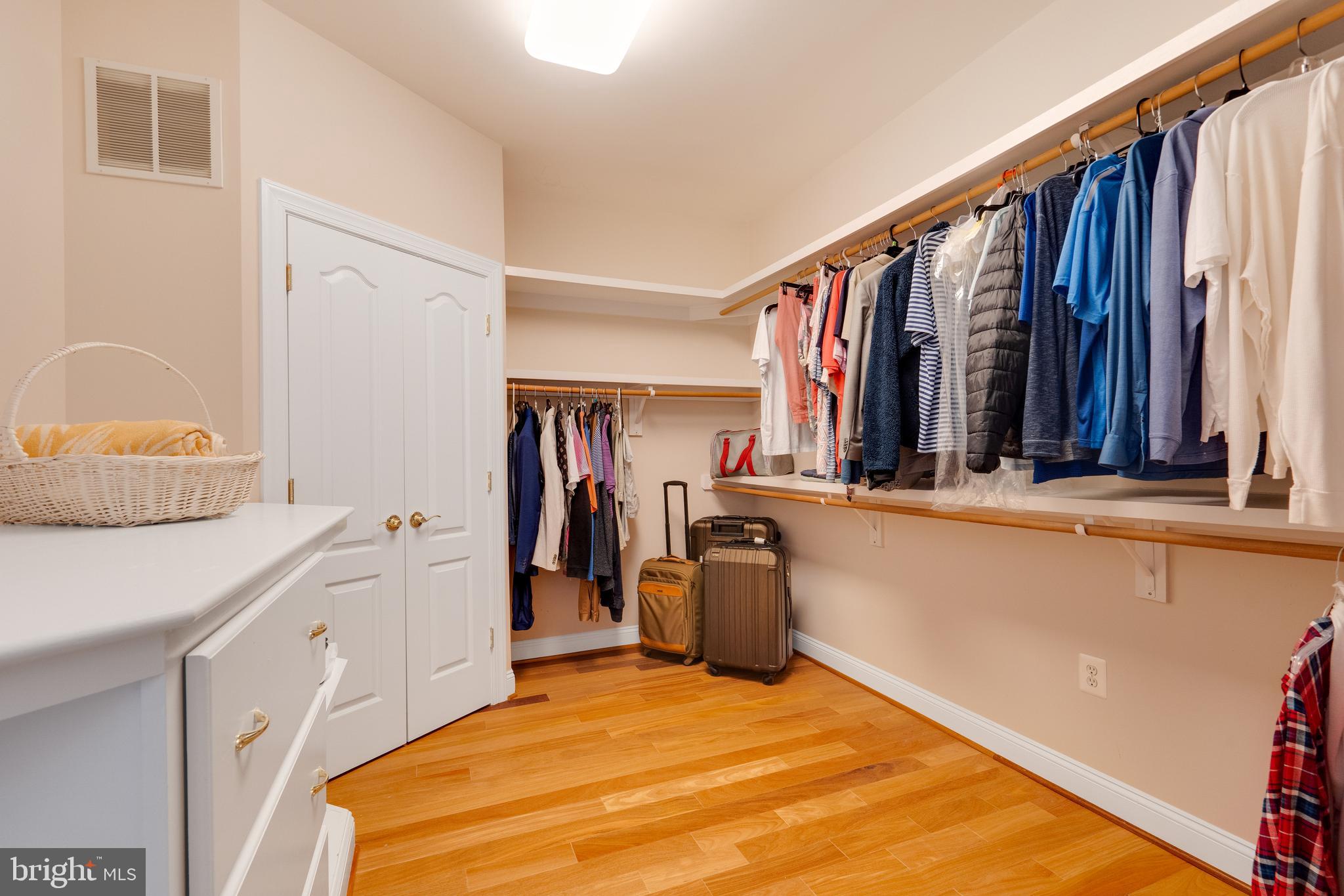 HAMPTON HILLS - Residential