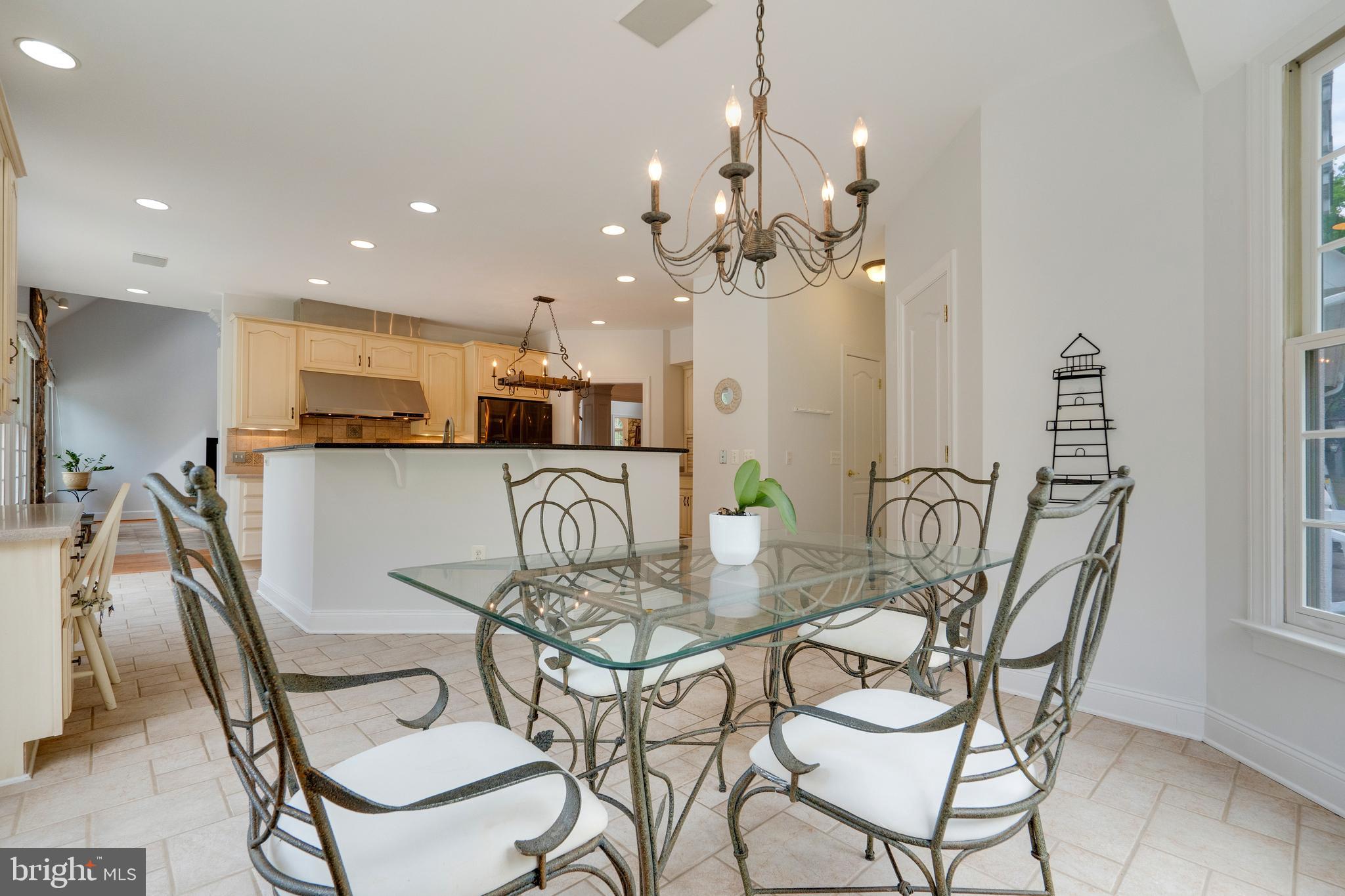 HAMPTON HILLS - Residential