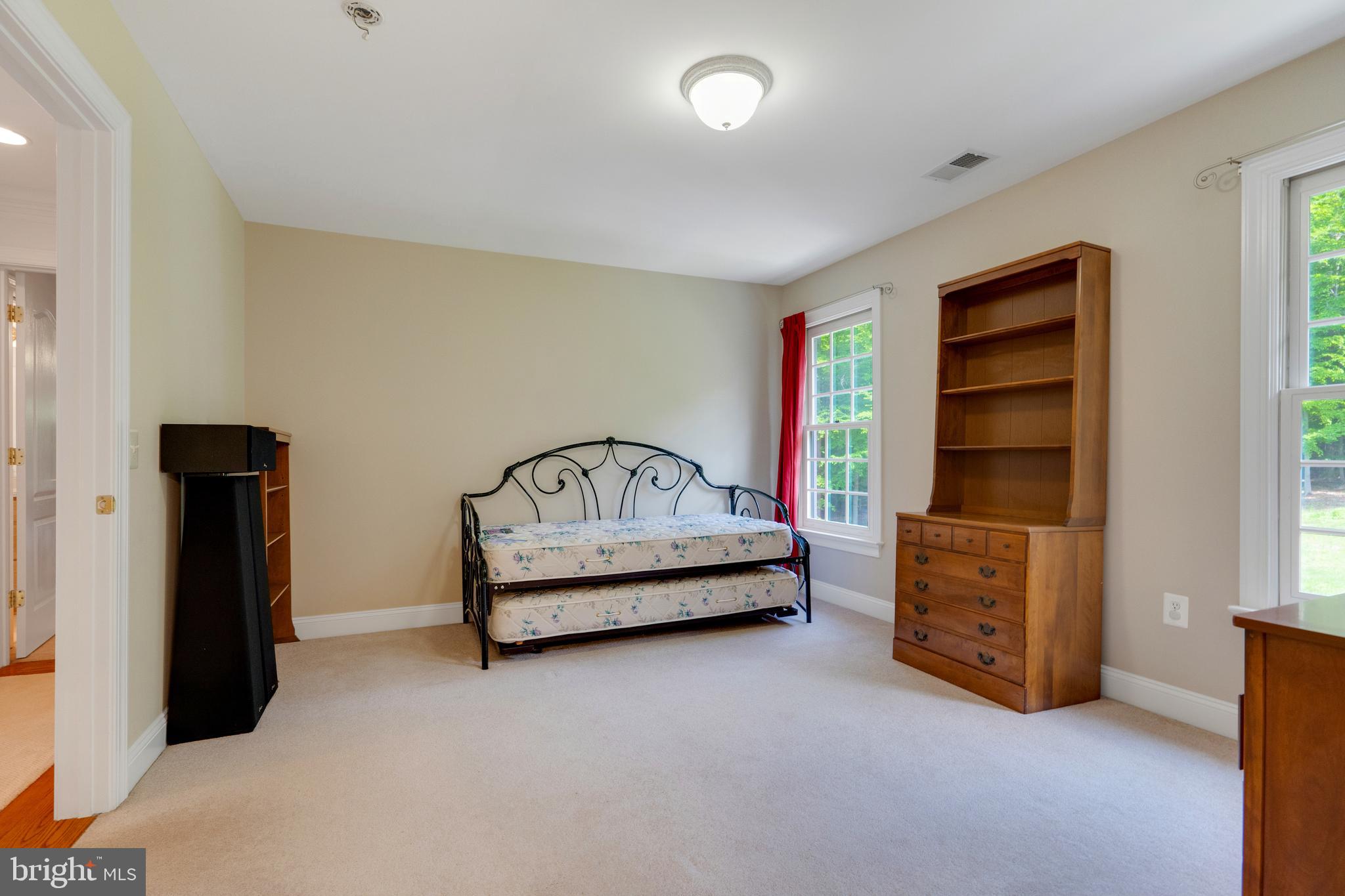 HAMPTON HILLS - Residential