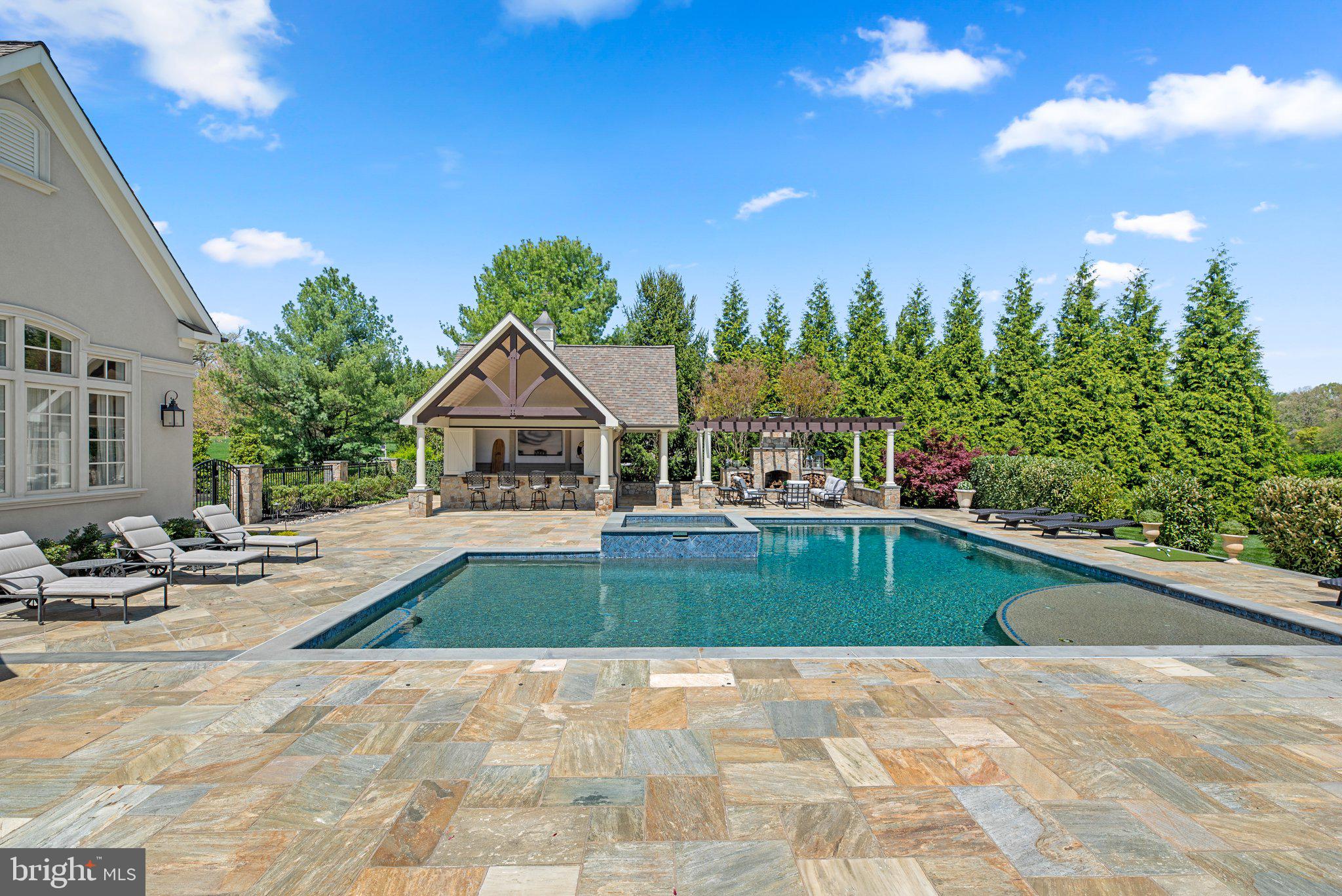 PATERNAL GIFT FARM - Residential