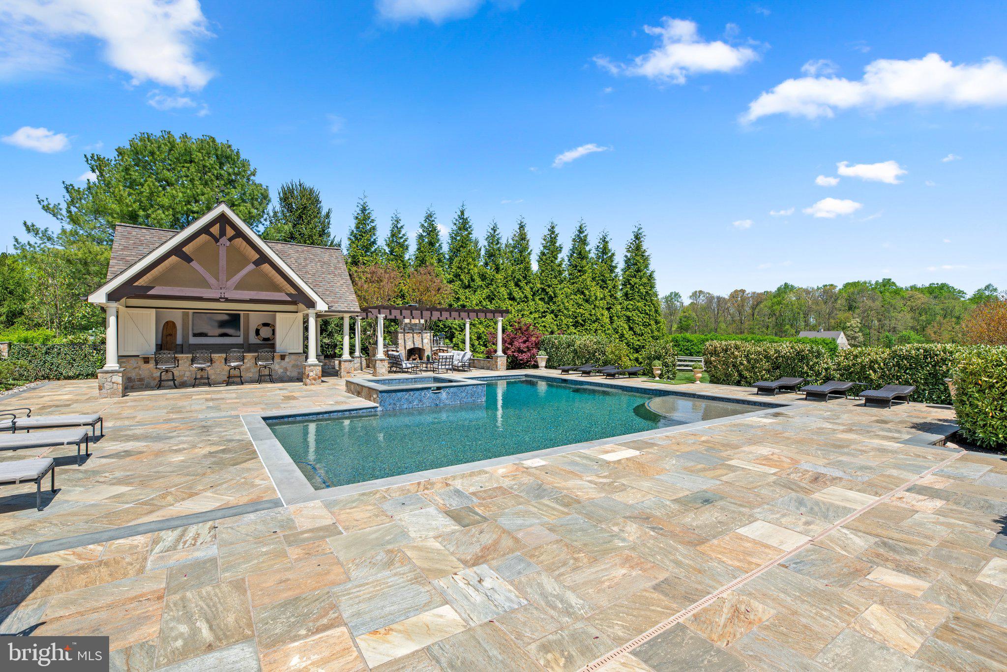 PATERNAL GIFT FARM - Residential