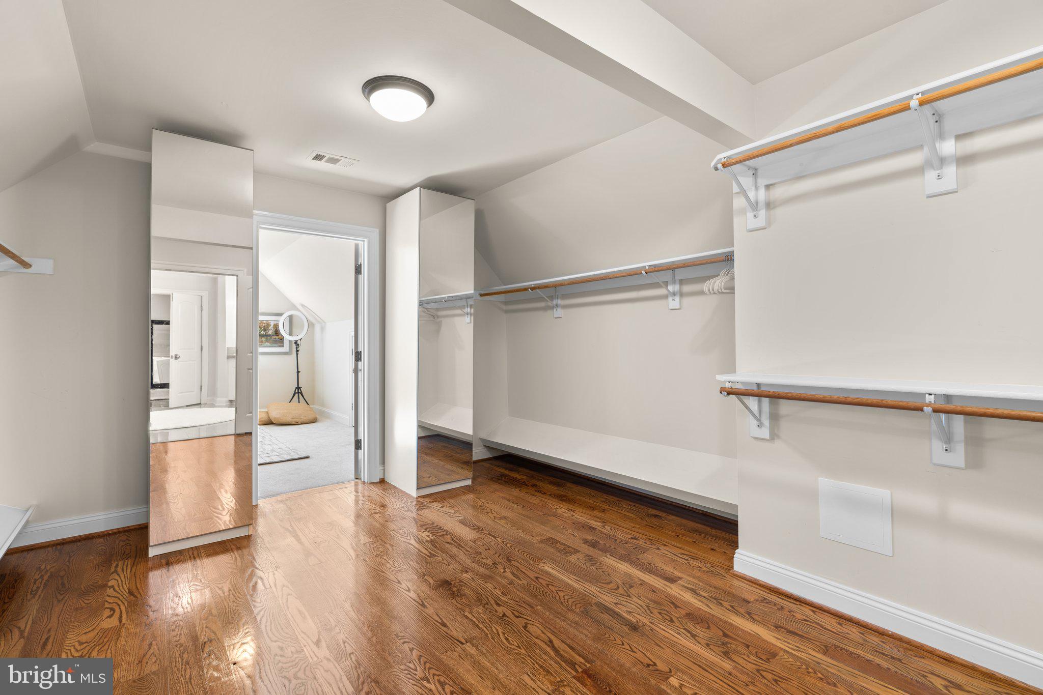 PATERNAL GIFT FARM - Residential