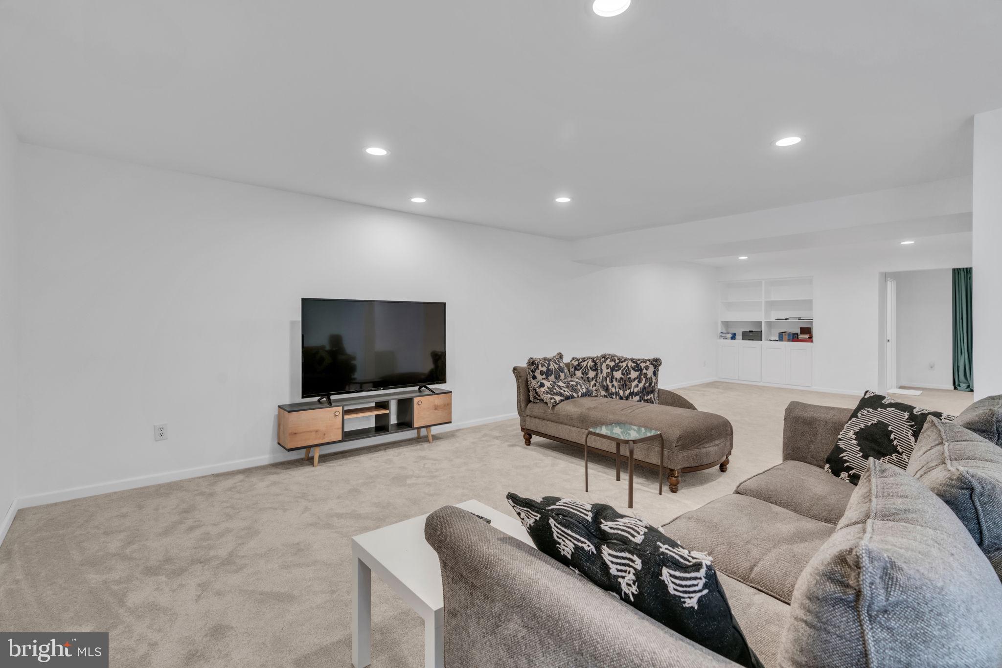 SOMERSET - Residential Lease