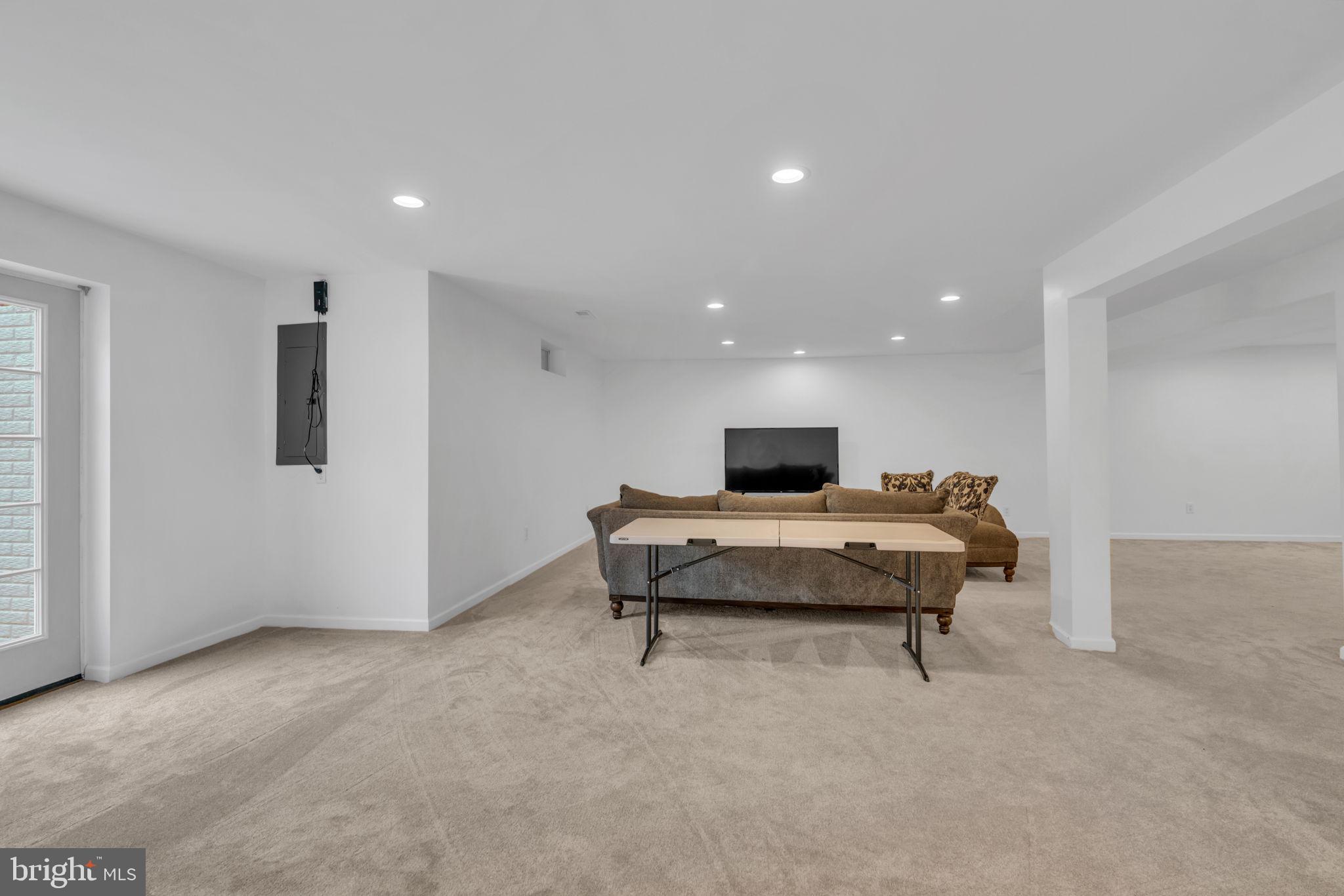 SOMERSET - Residential Lease