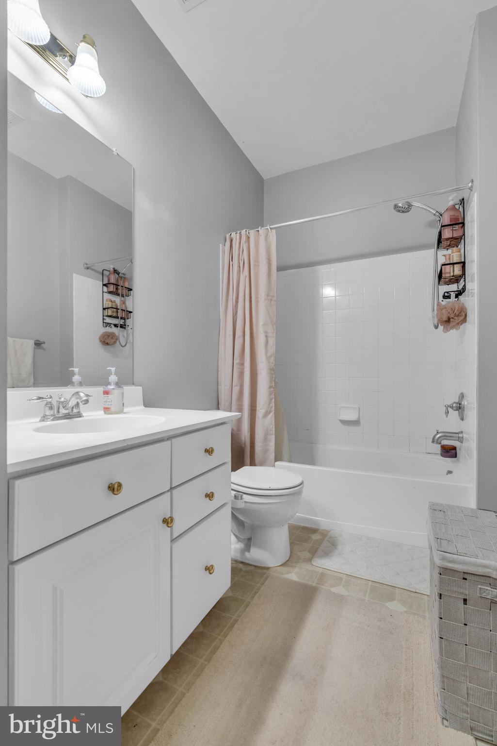 SOMERSET - Residential Lease