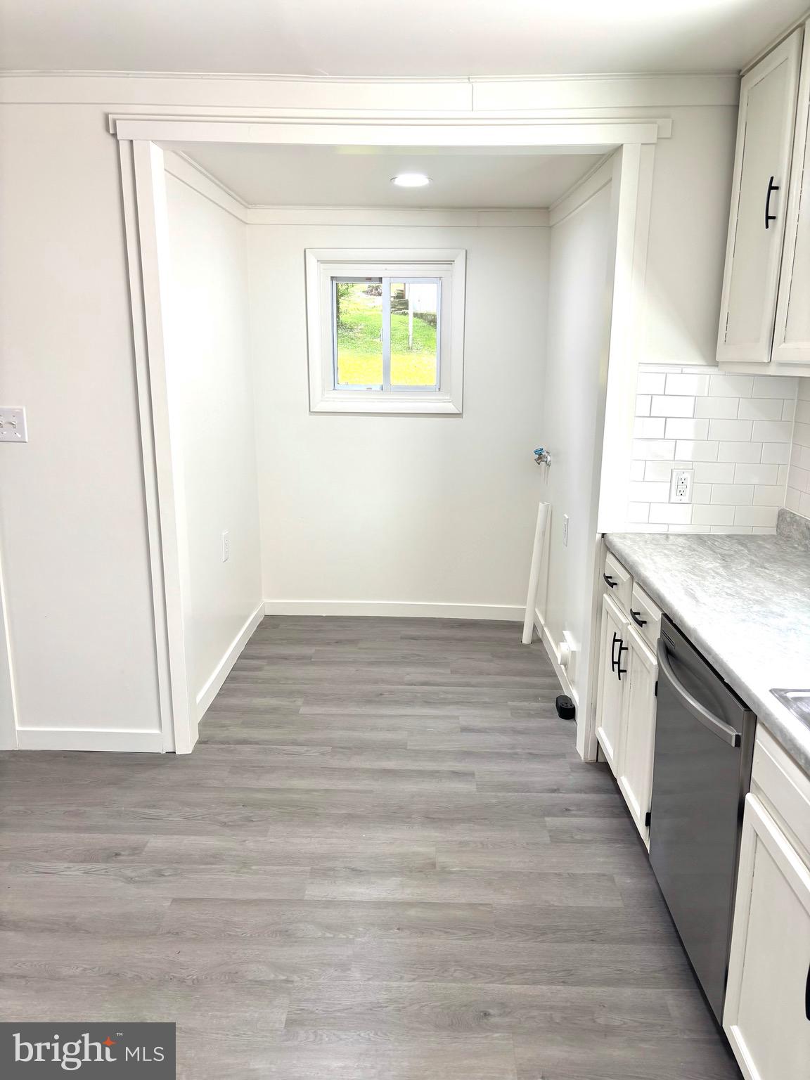 880 PARCHEYTOWN ROAD