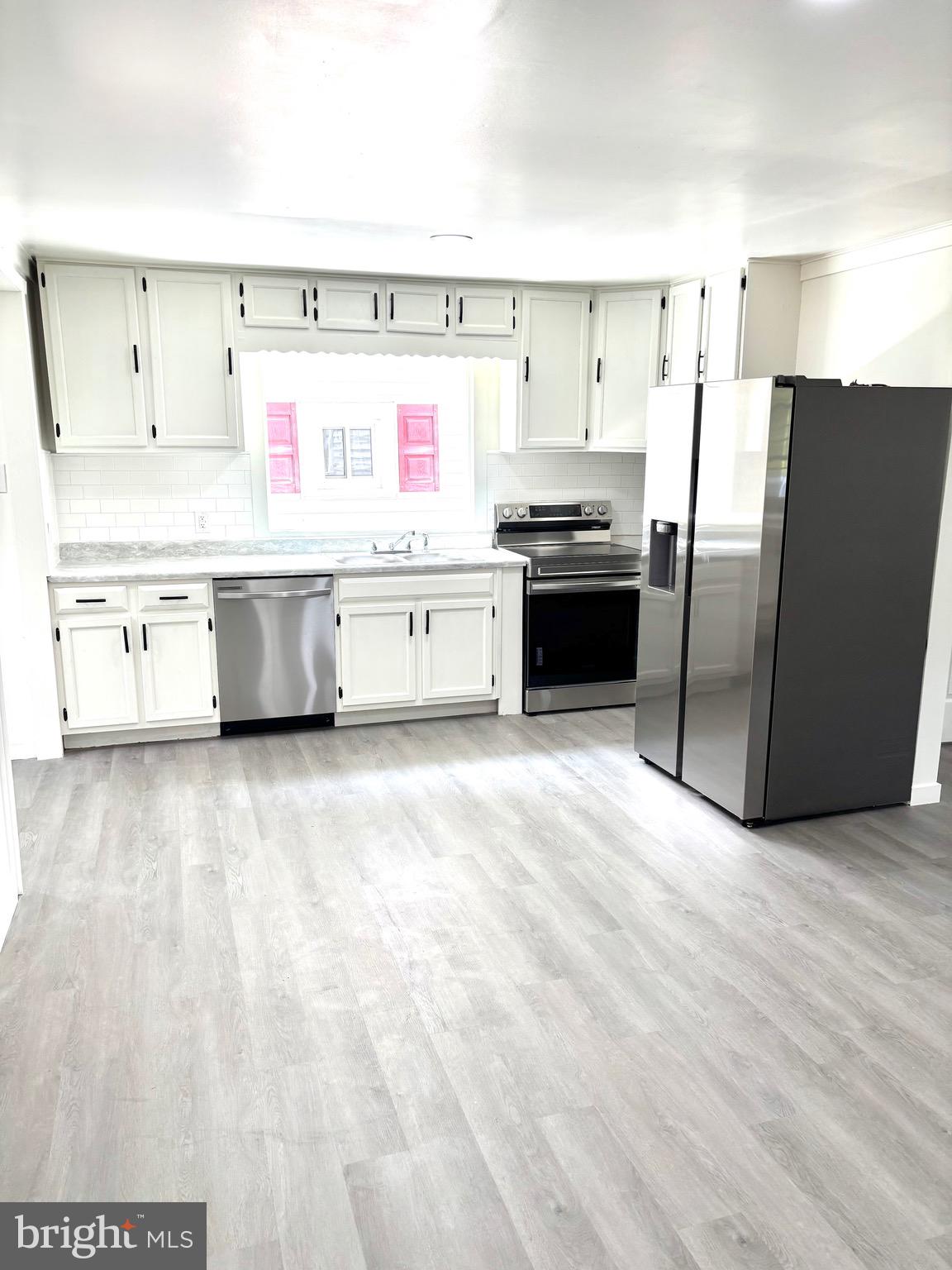 880 PARCHEYTOWN ROAD