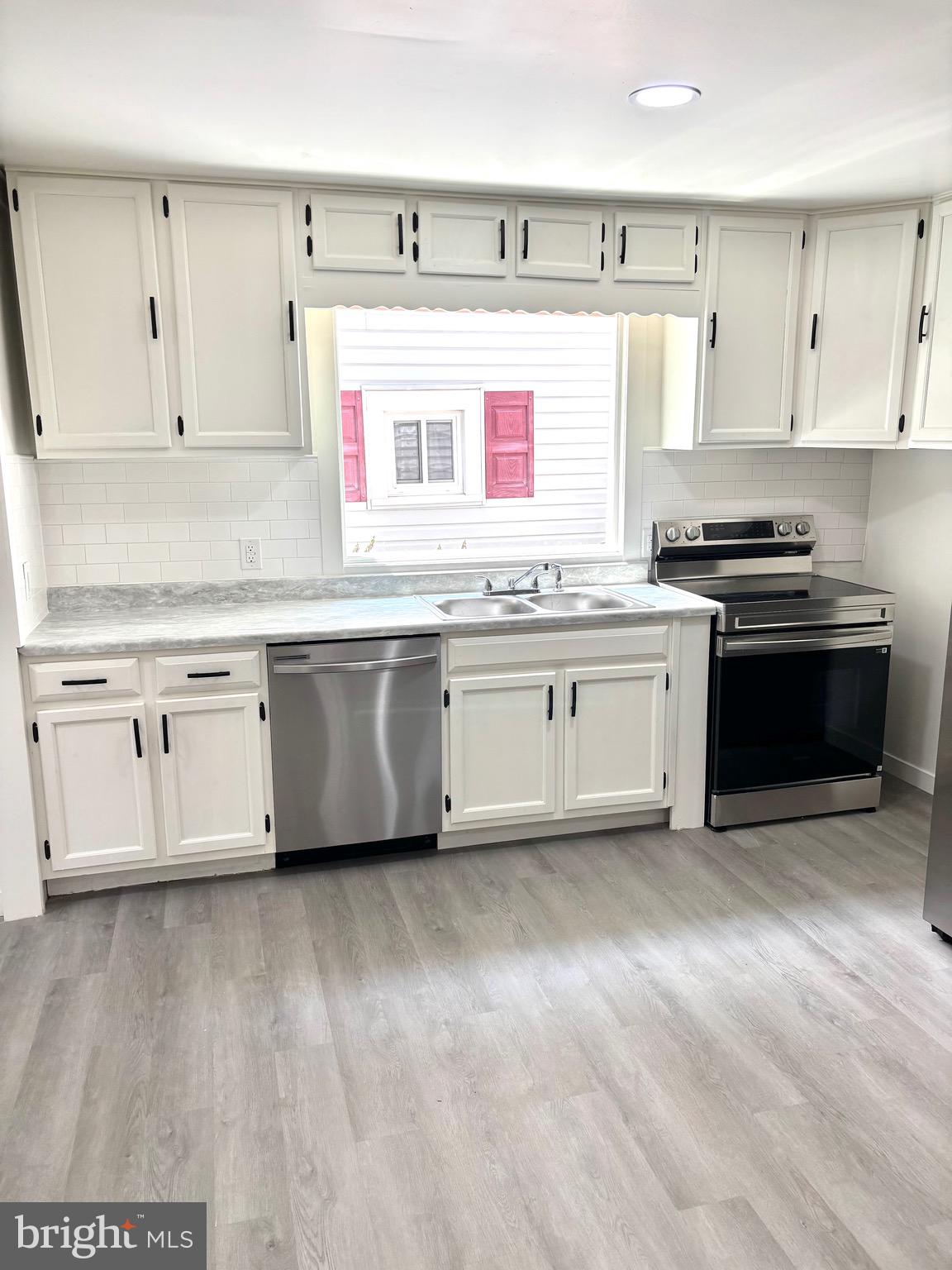 880 PARCHEYTOWN ROAD