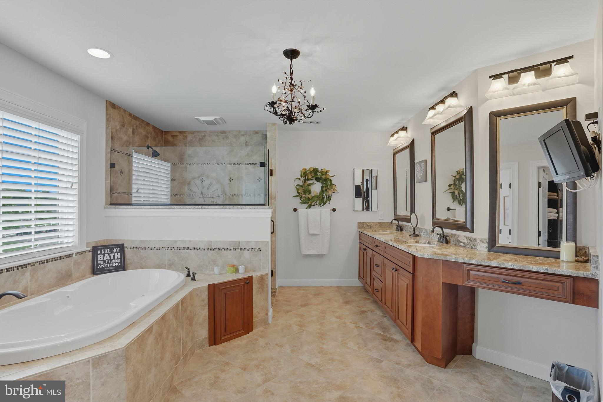 WOLFE POINTE - Residential