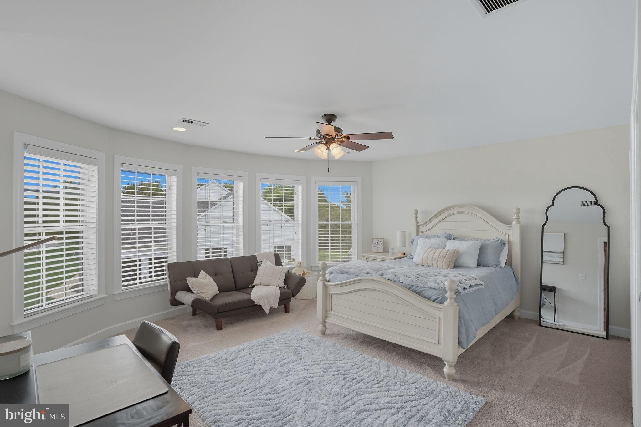 WOLFE POINTE - Residential