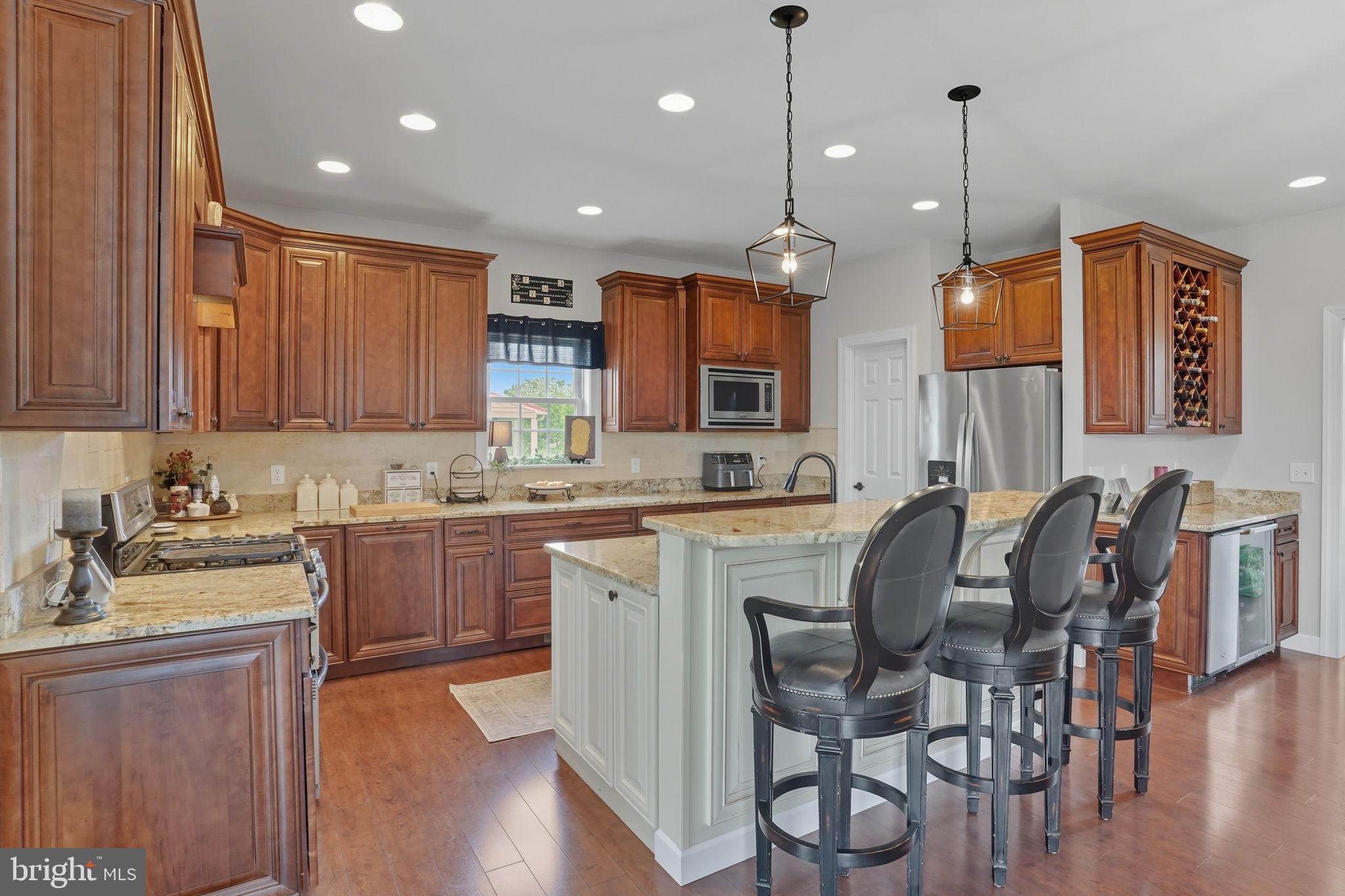 WOLFE POINTE - Residential