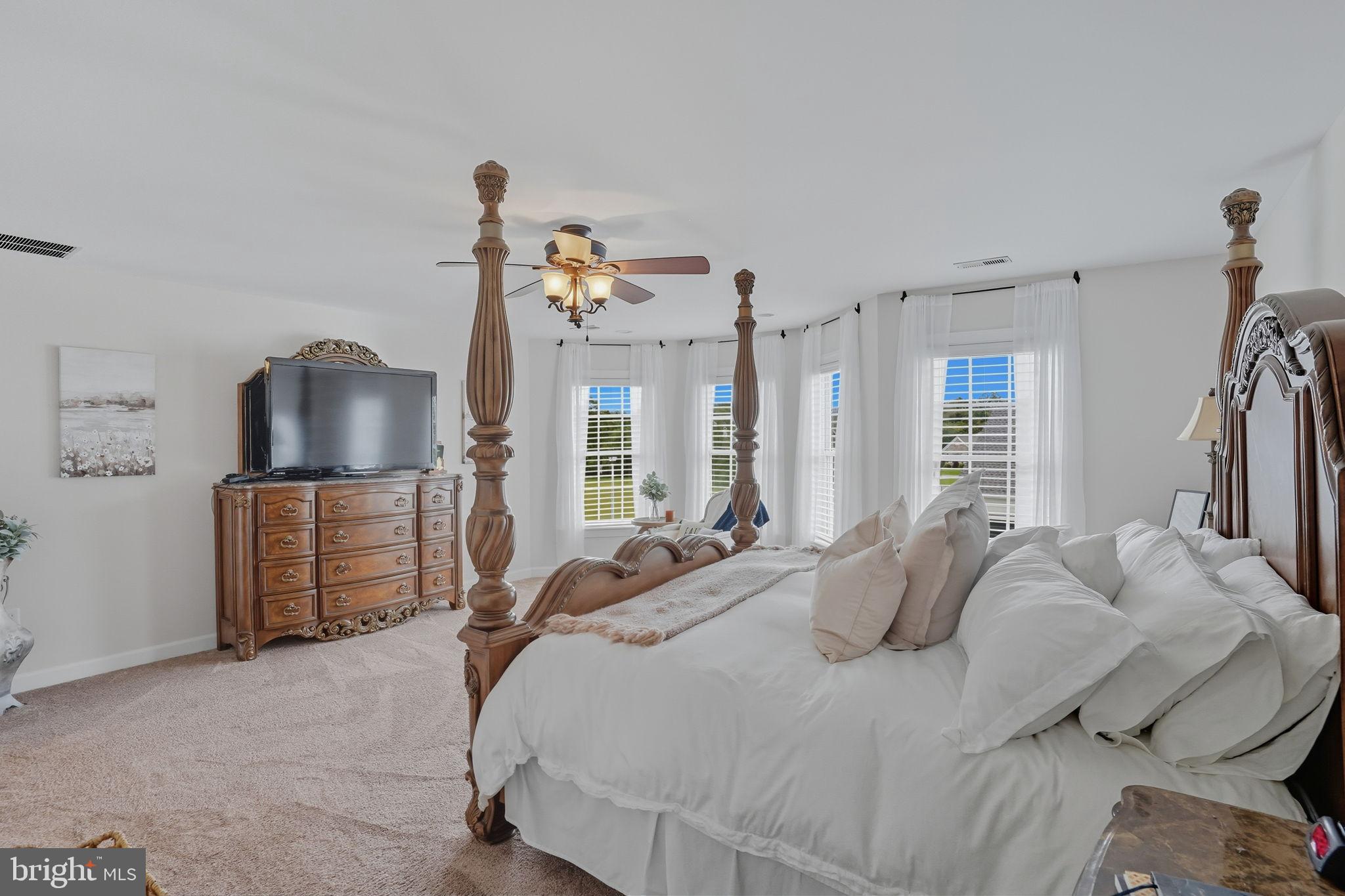 WOLFE POINTE - Residential