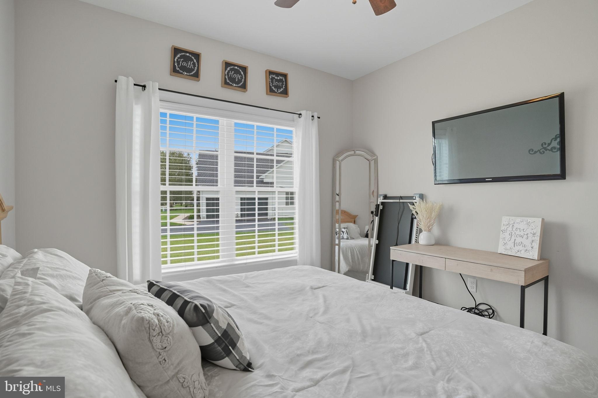 WOLFE POINTE - Residential