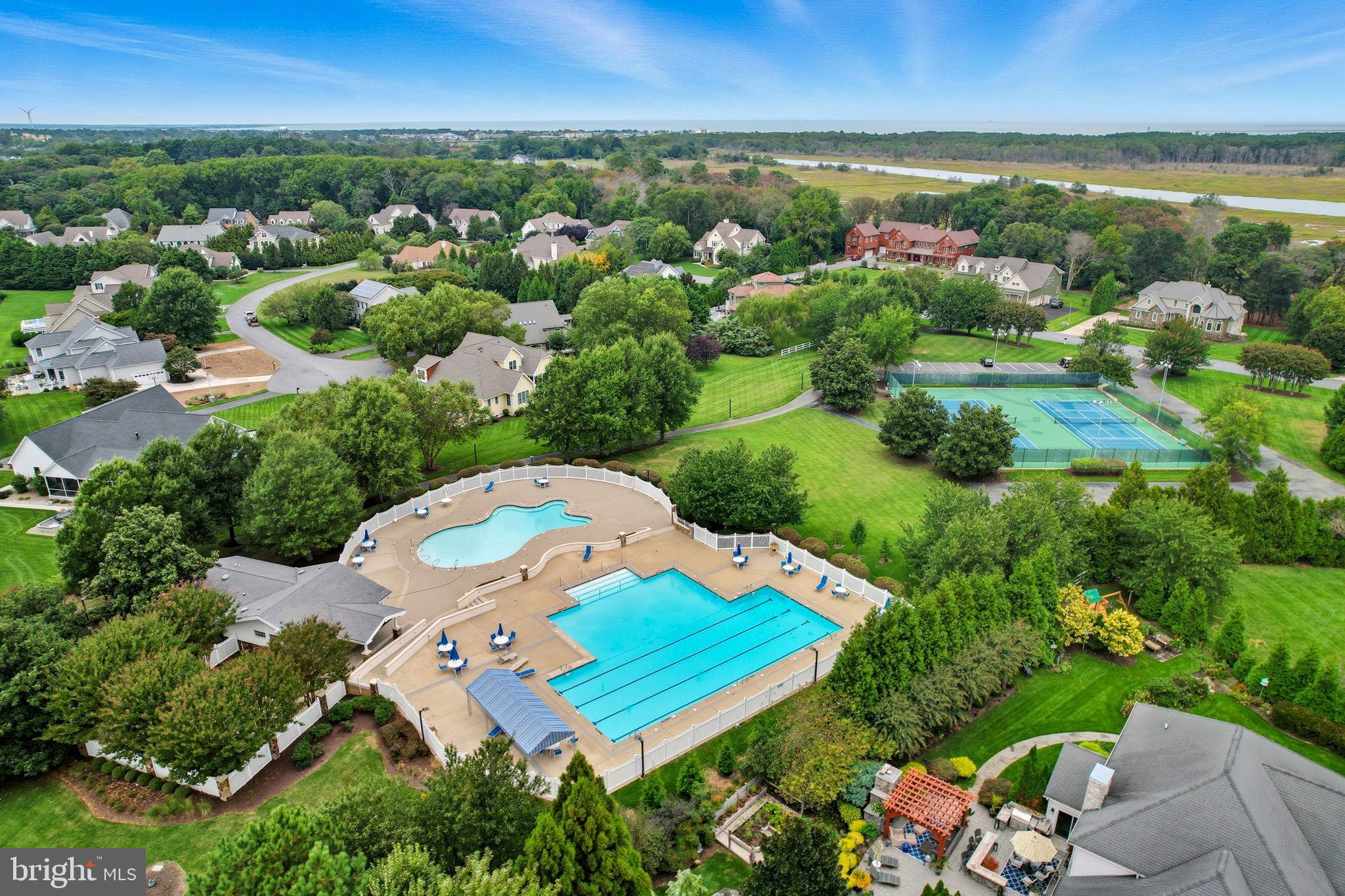 WOLFE POINTE - Residential