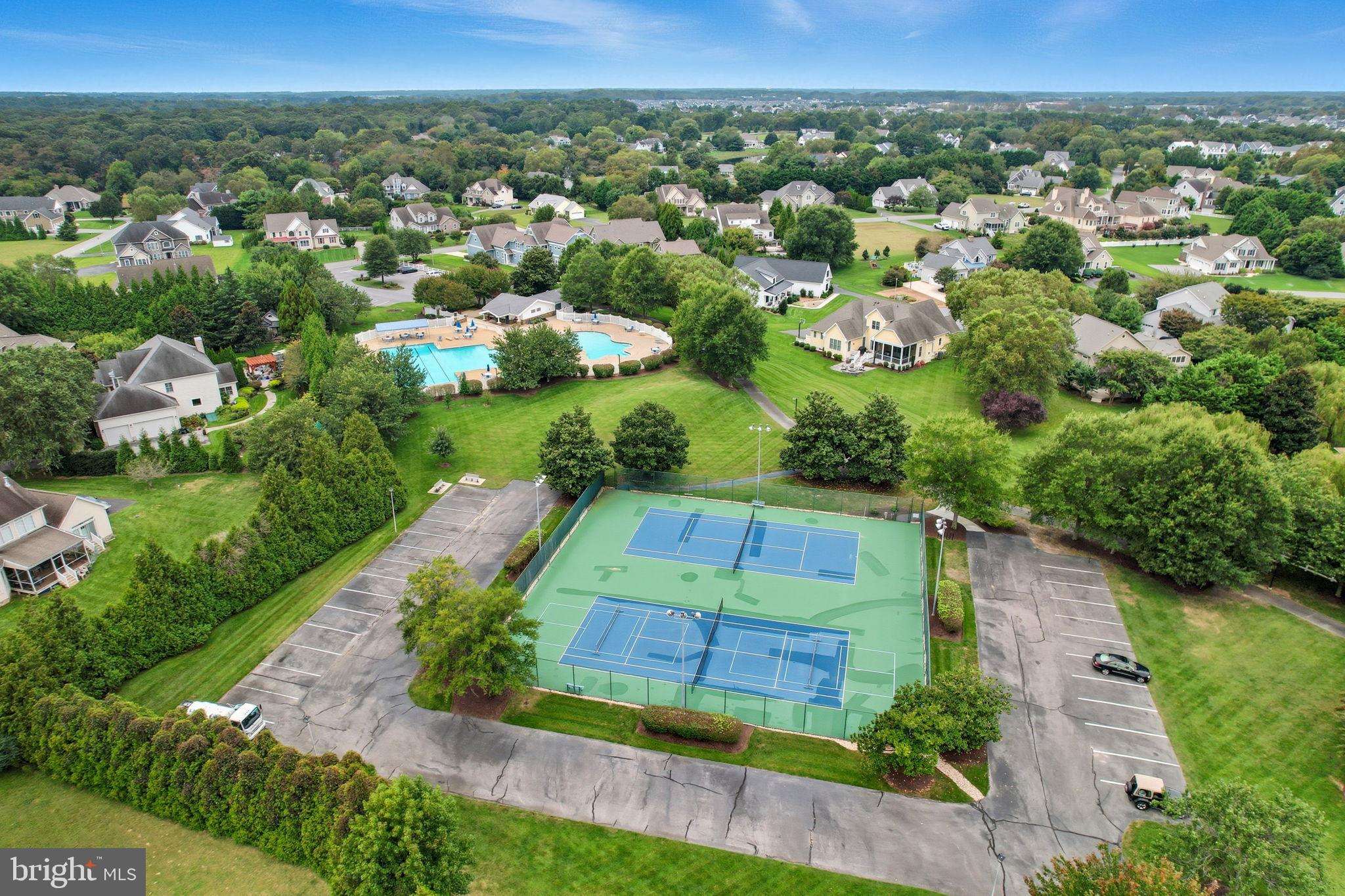 WOLFE POINTE - Residential