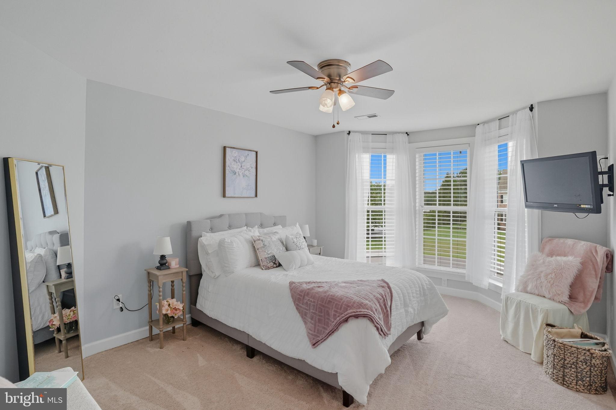 WOLFE POINTE - Residential