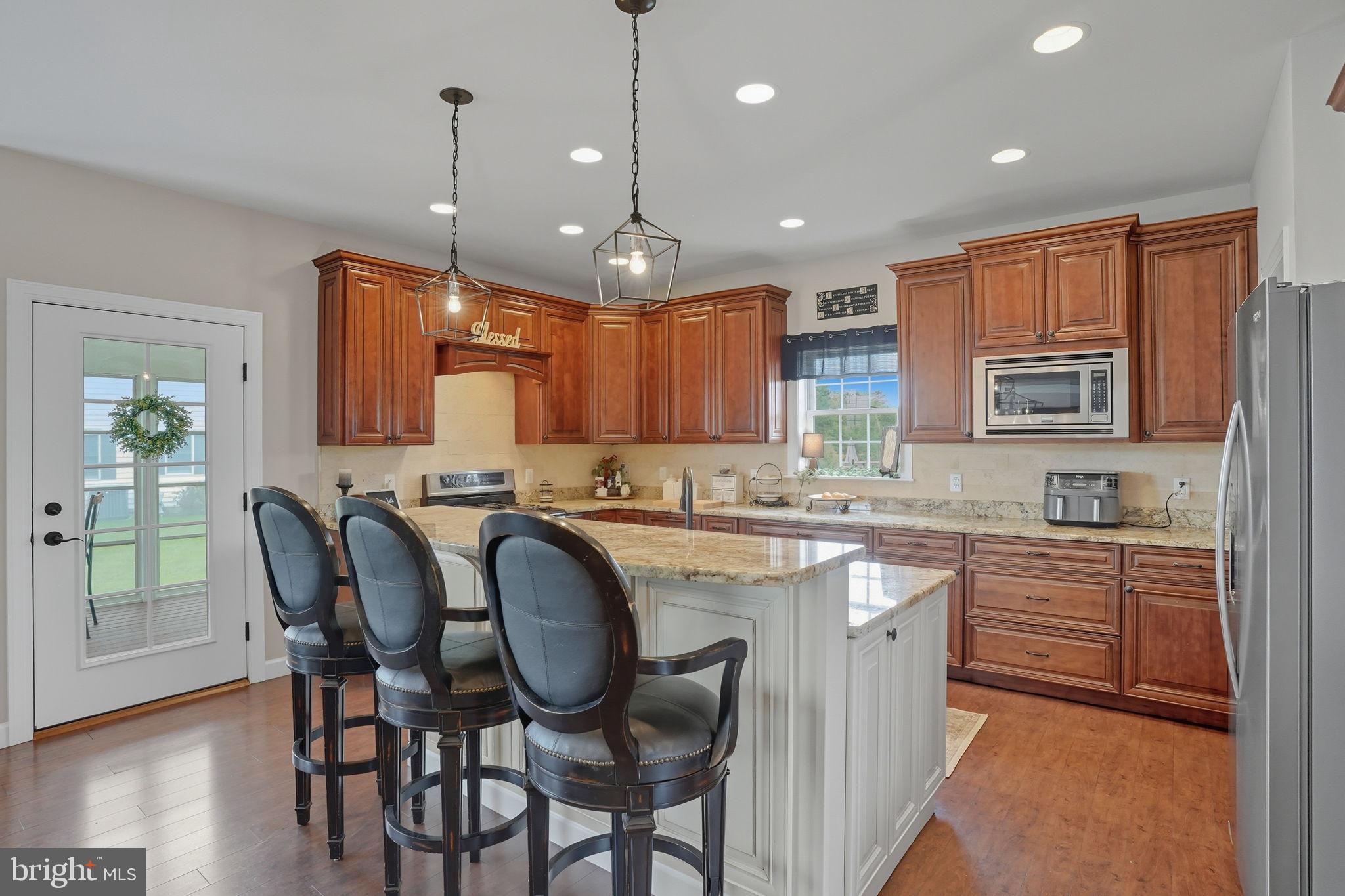 WOLFE POINTE - Residential