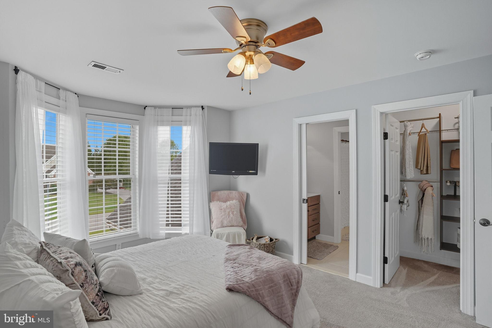 WOLFE POINTE - Residential