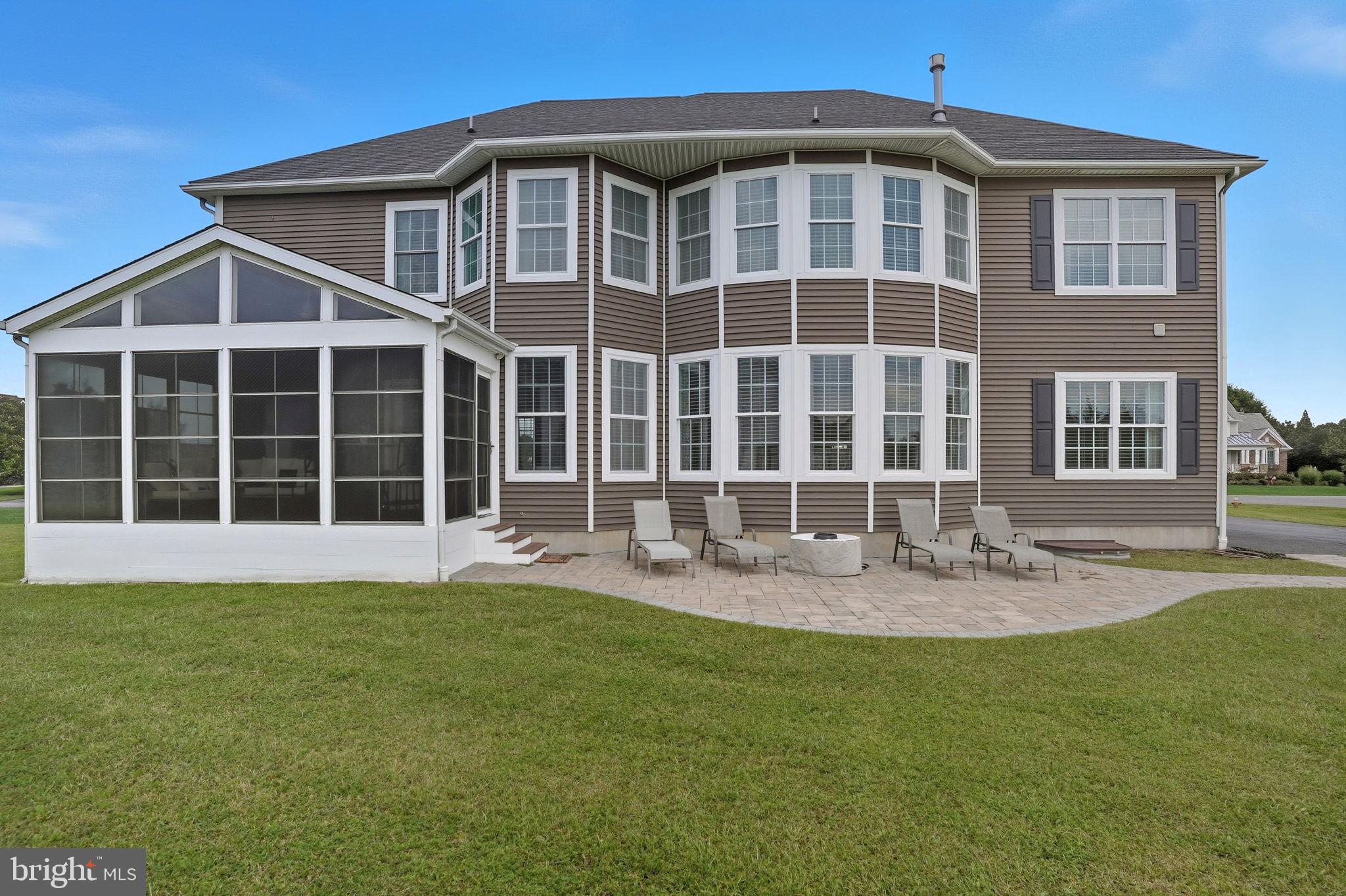 WOLFE POINTE - Residential