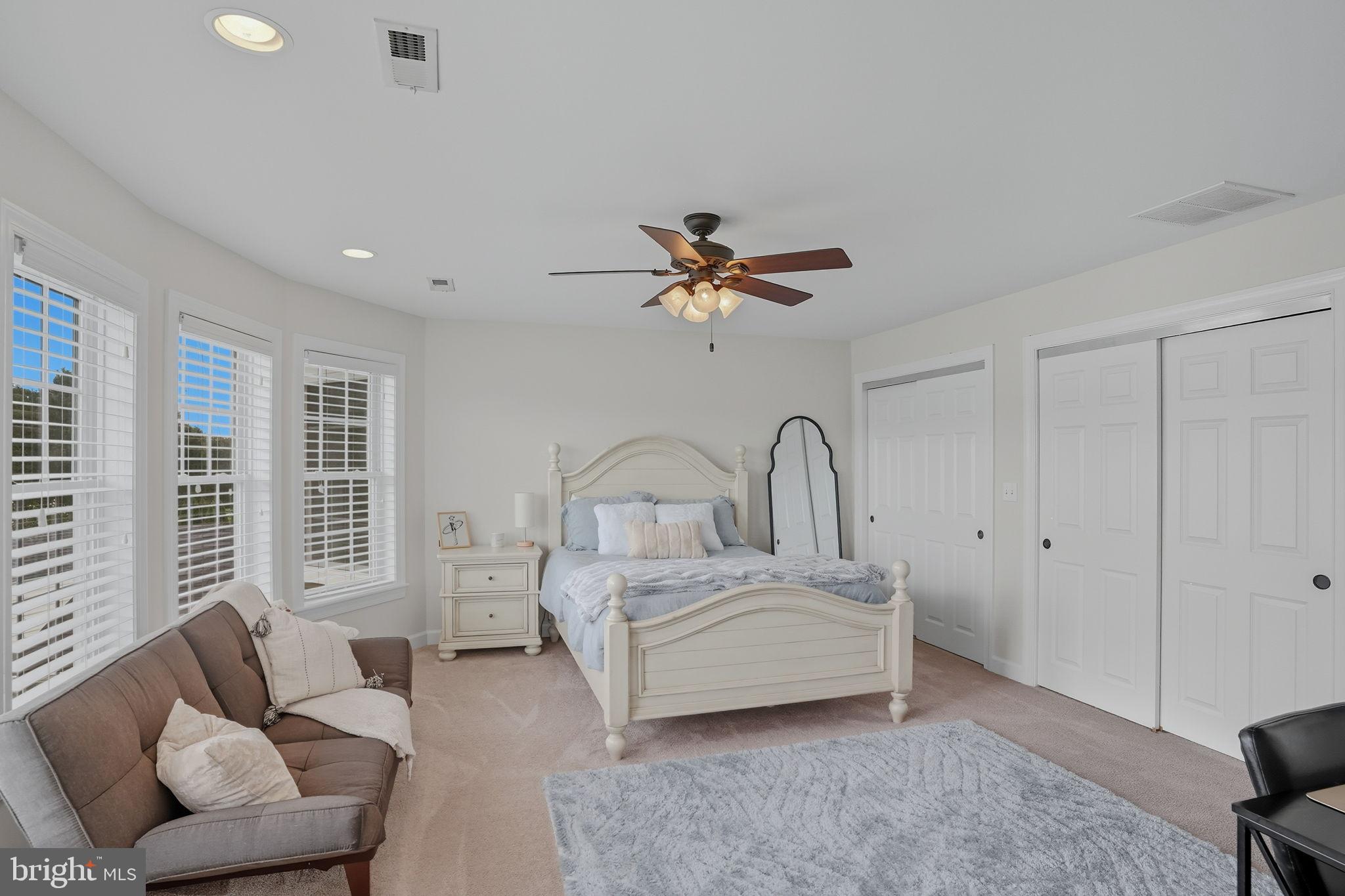 WOLFE POINTE - Residential