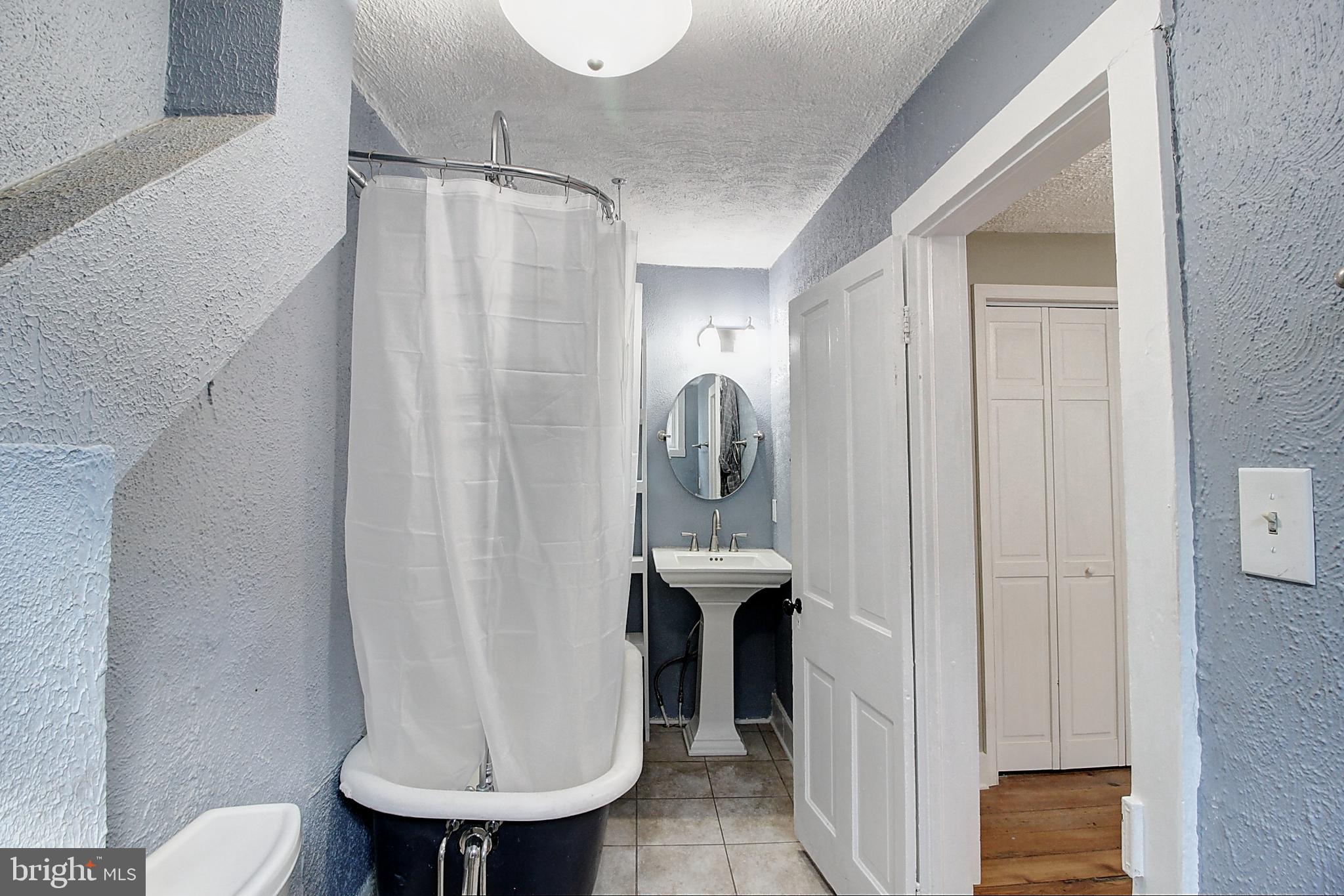 FREDERICK HISTORIC DISTRICT - Residential Lease