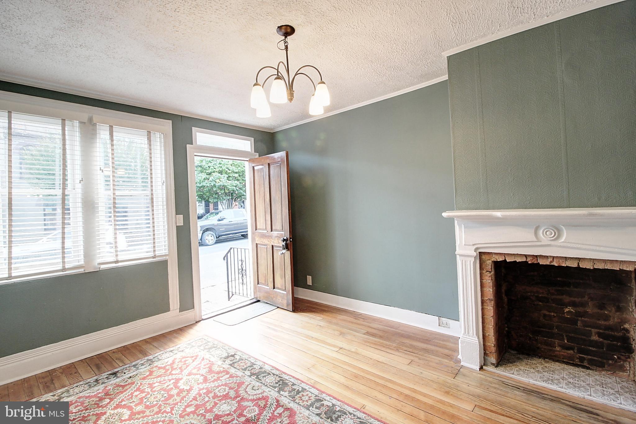 FREDERICK HISTORIC DISTRICT - Residential Lease