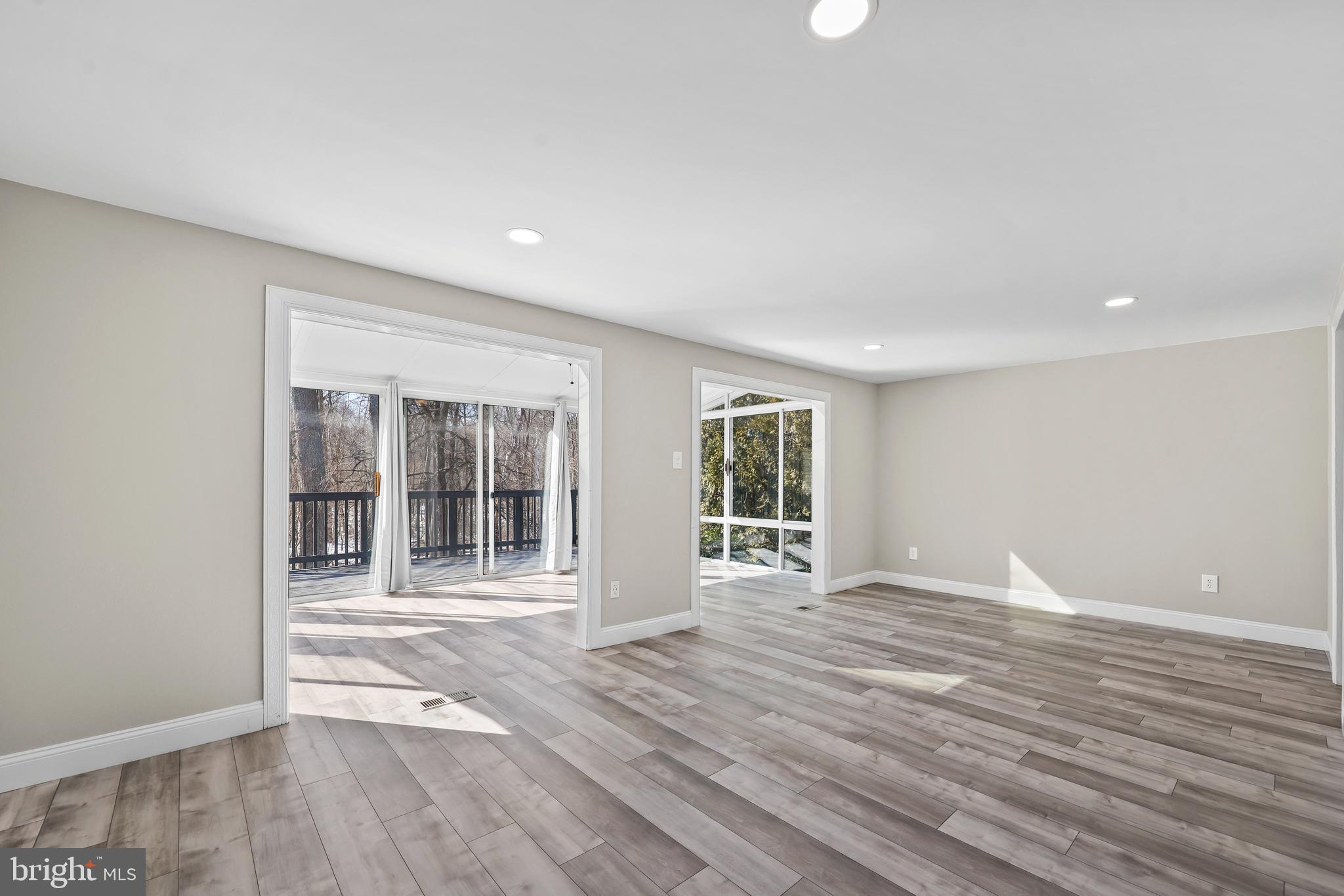 HOLMES RUN CROSSING - Residential