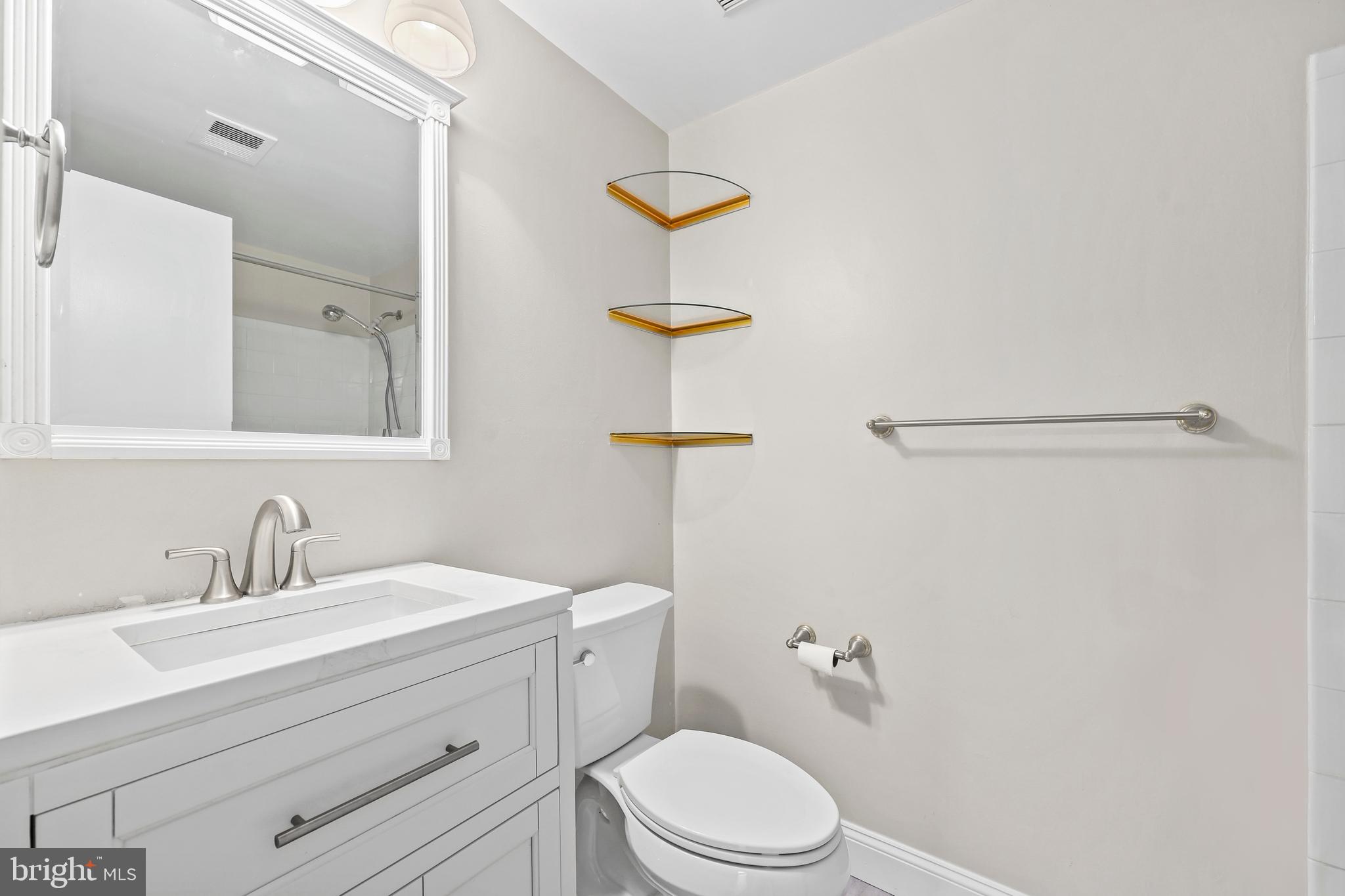 HOLMES RUN CROSSING - Residential