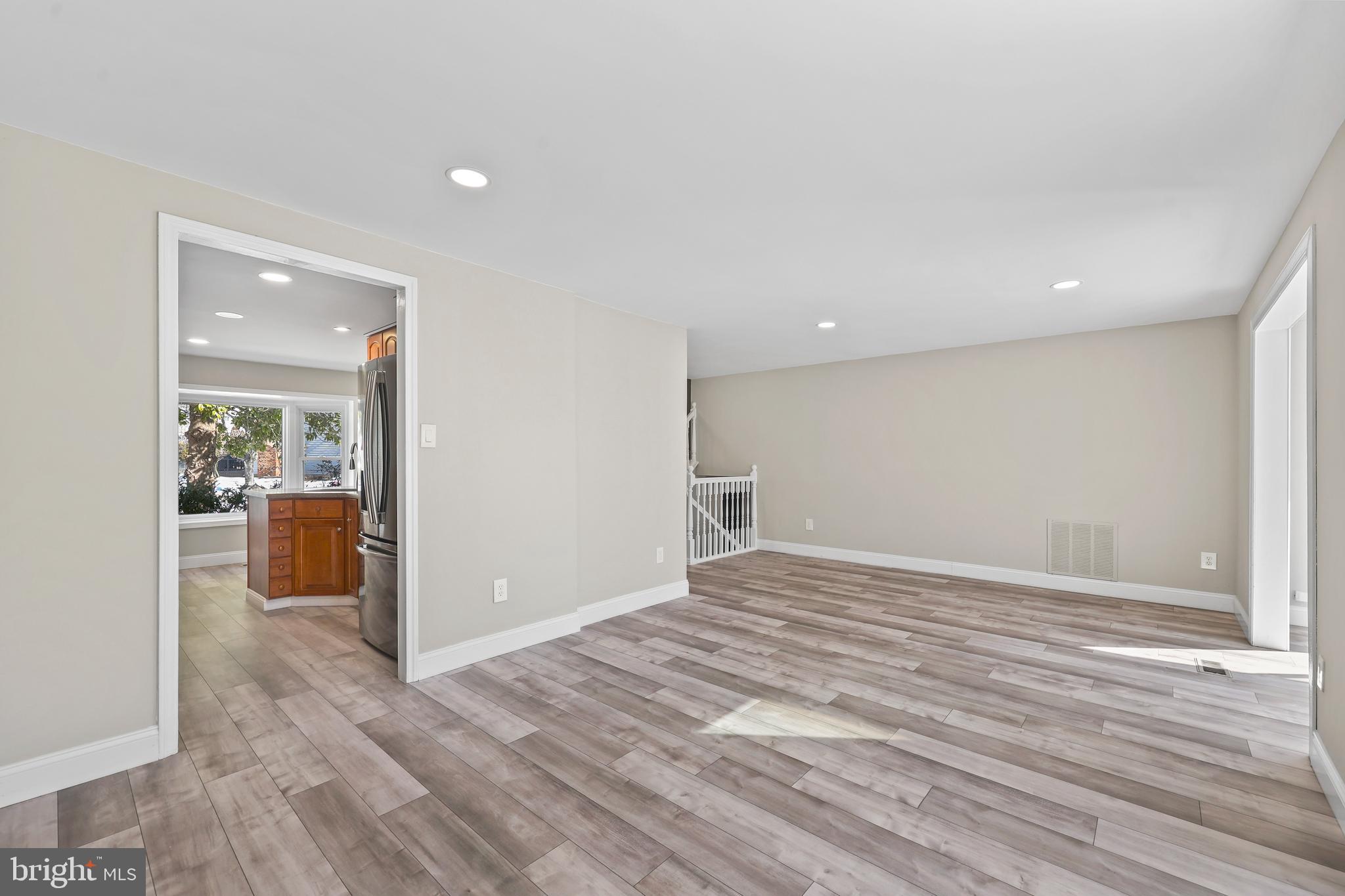 HOLMES RUN CROSSING - Residential