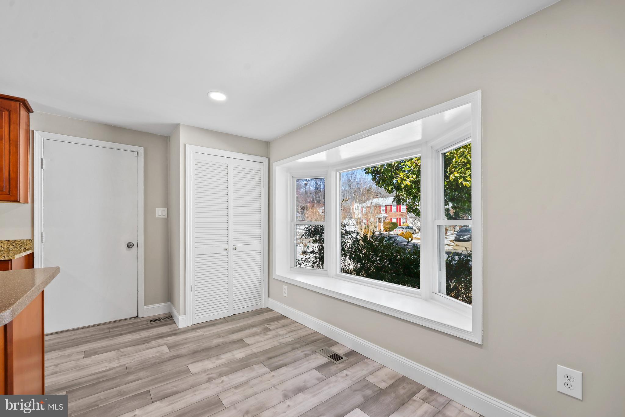 HOLMES RUN CROSSING - Residential