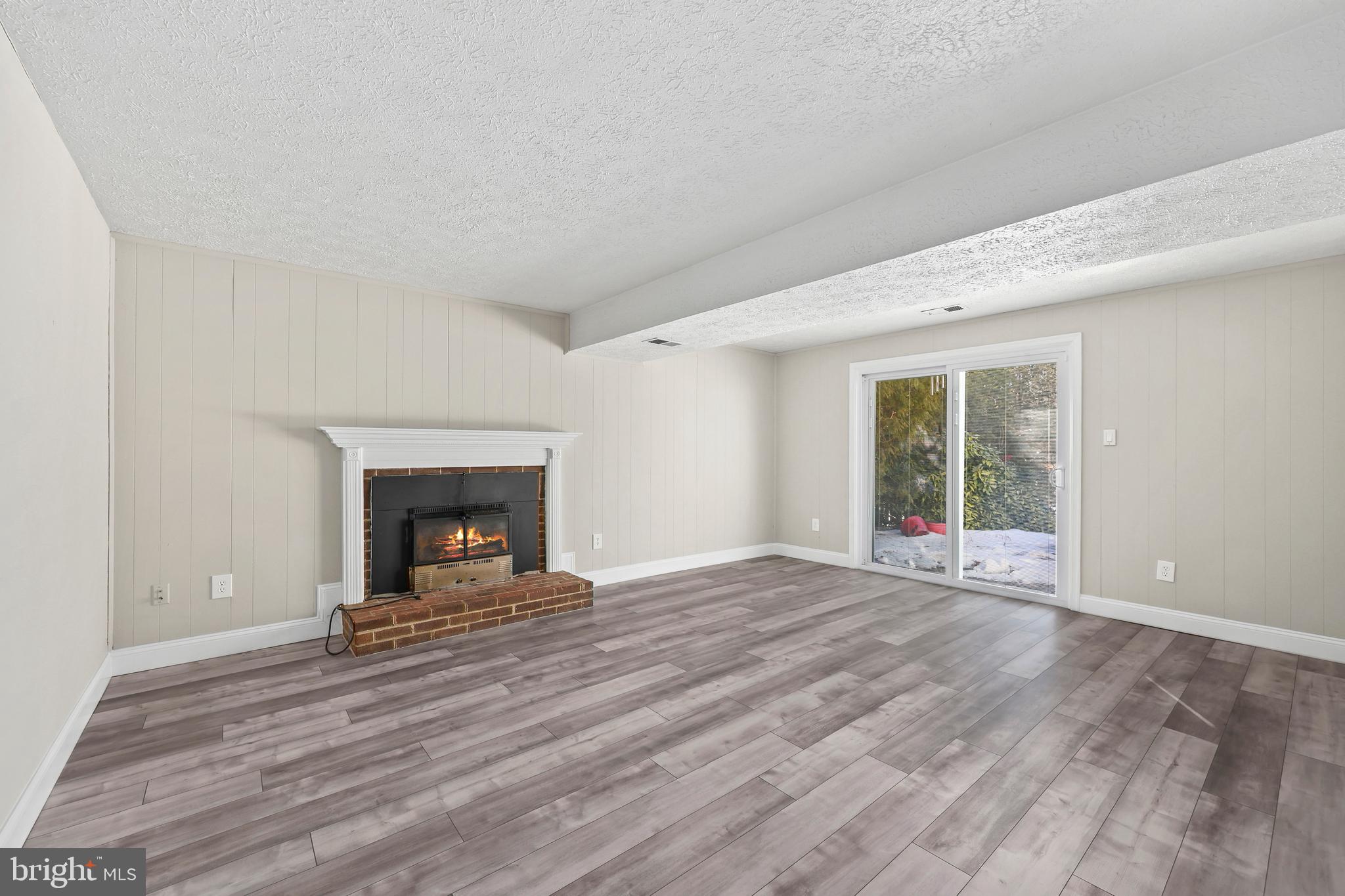 HOLMES RUN CROSSING - Residential