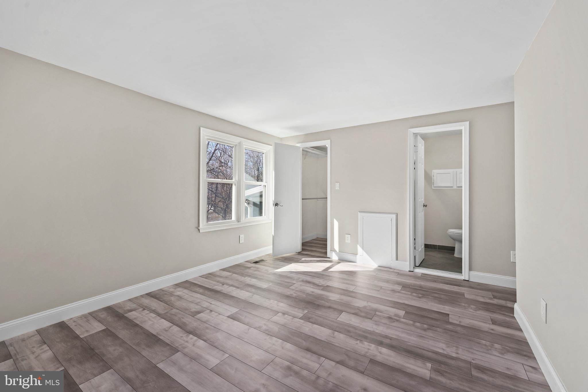 HOLMES RUN CROSSING - Residential