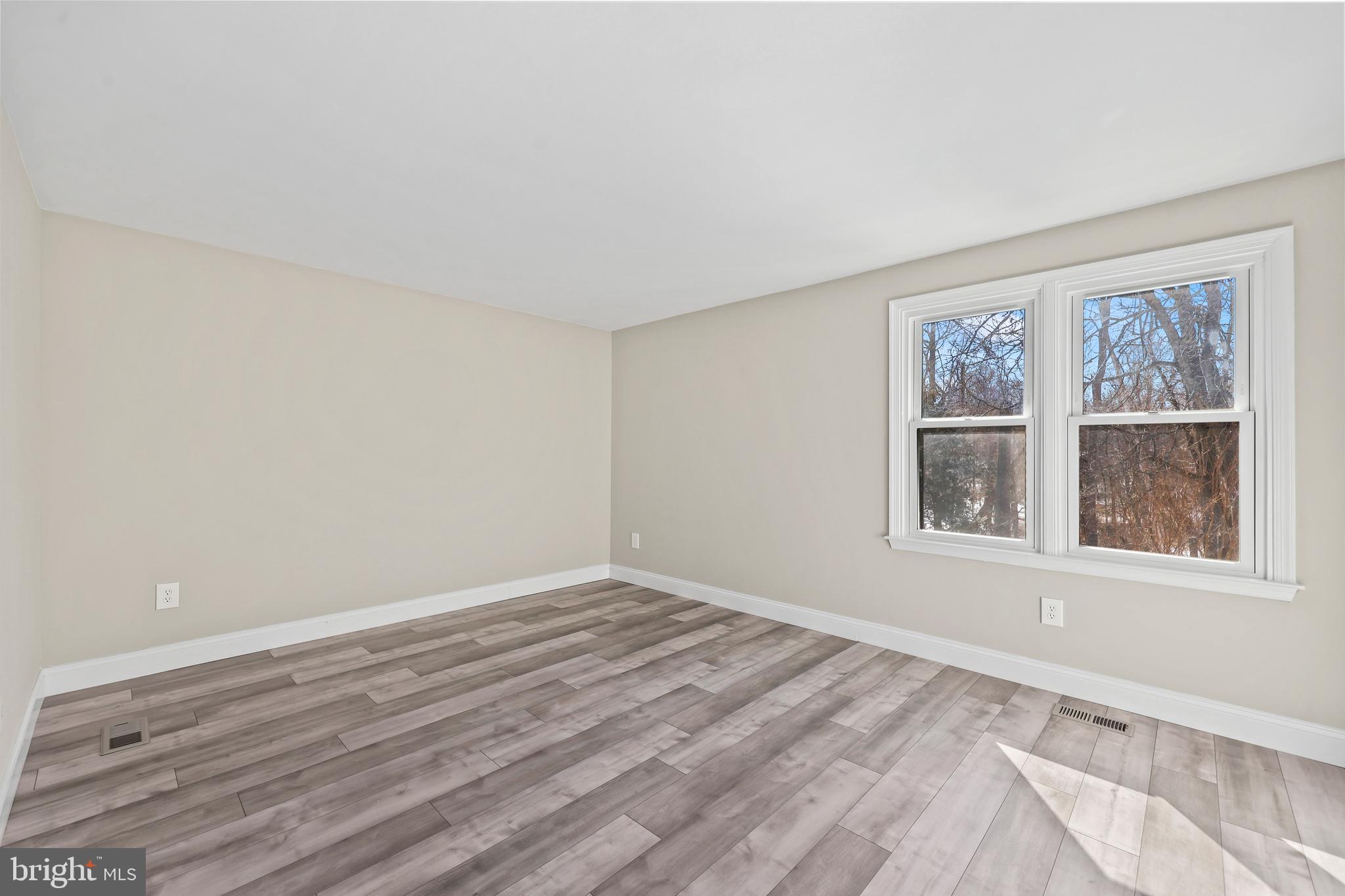 HOLMES RUN CROSSING - Residential