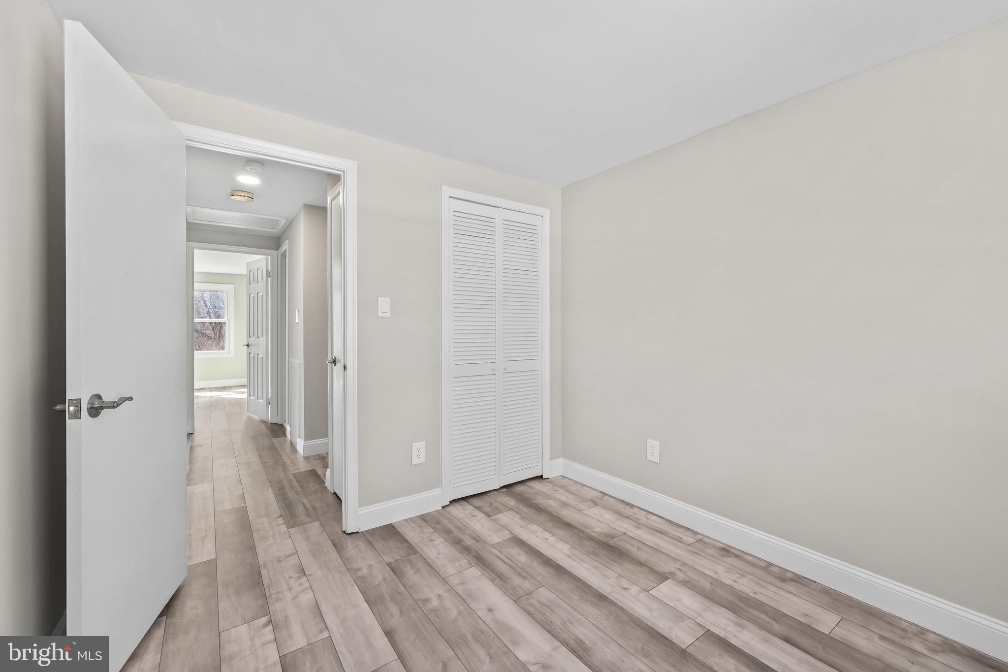 HOLMES RUN CROSSING - Residential