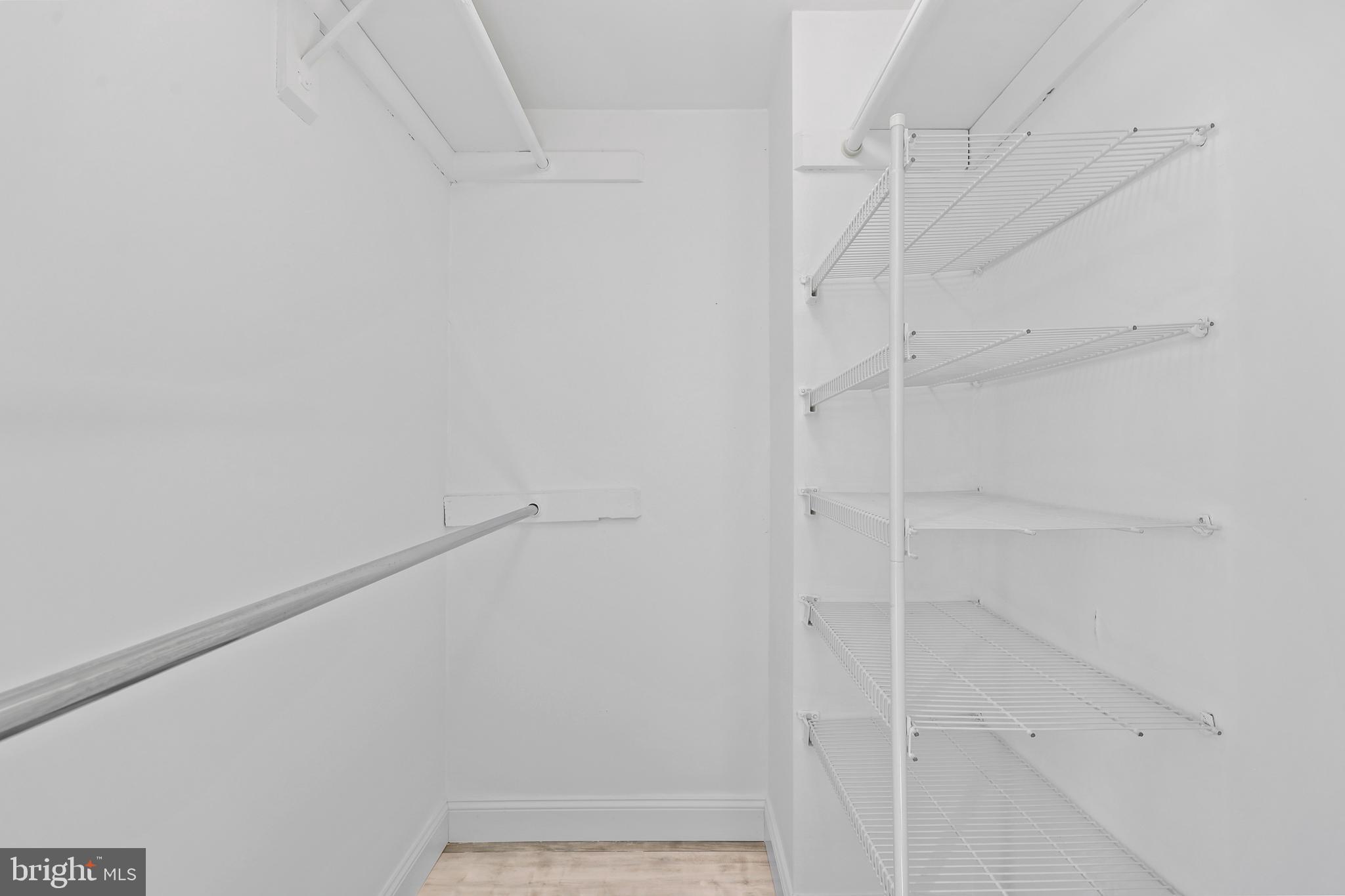 HOLMES RUN CROSSING - Residential