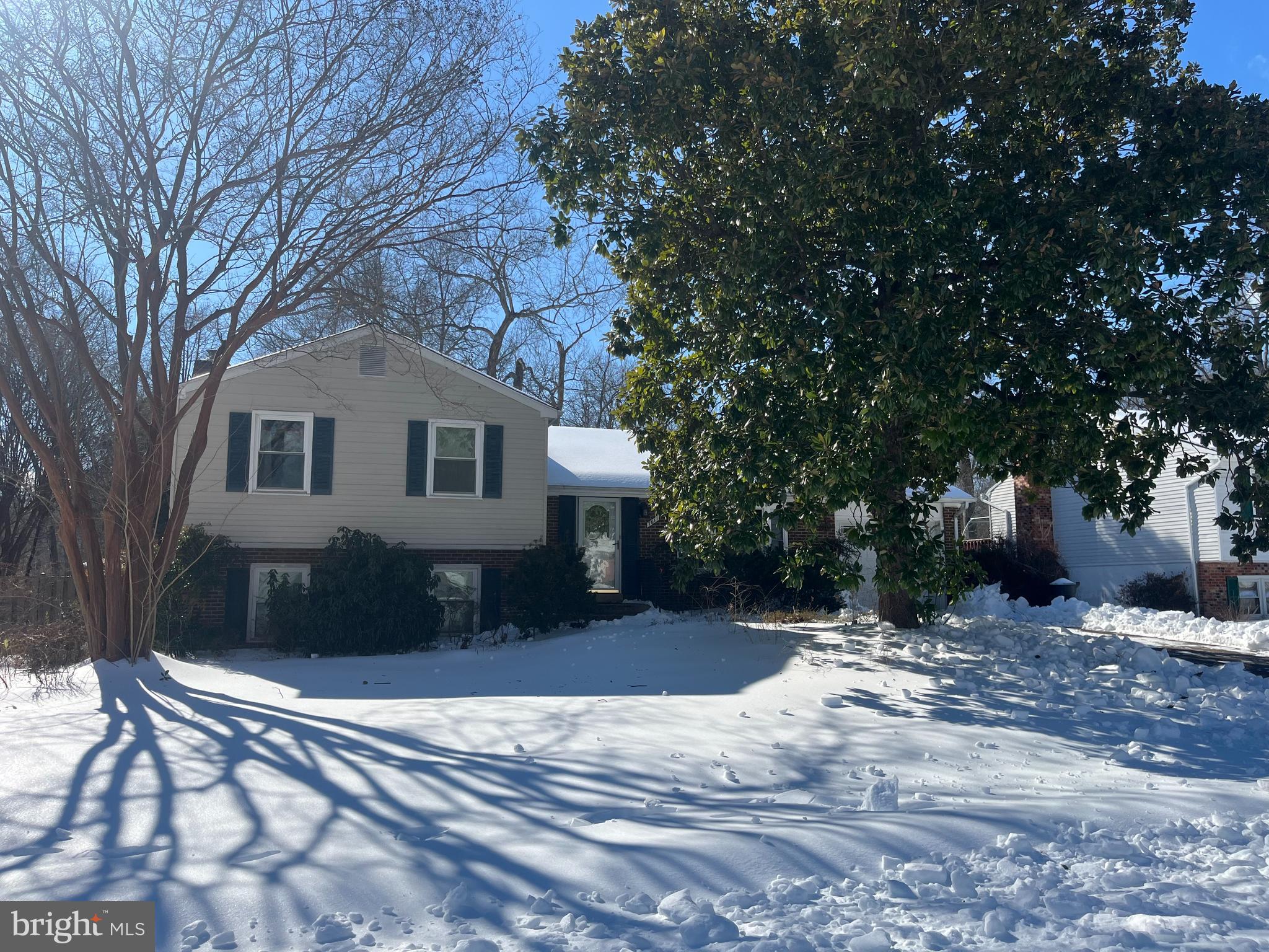 HOLMES RUN CROSSING - Residential