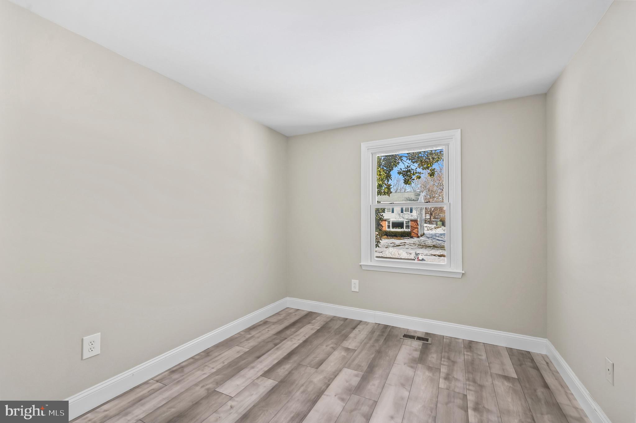 HOLMES RUN CROSSING - Residential